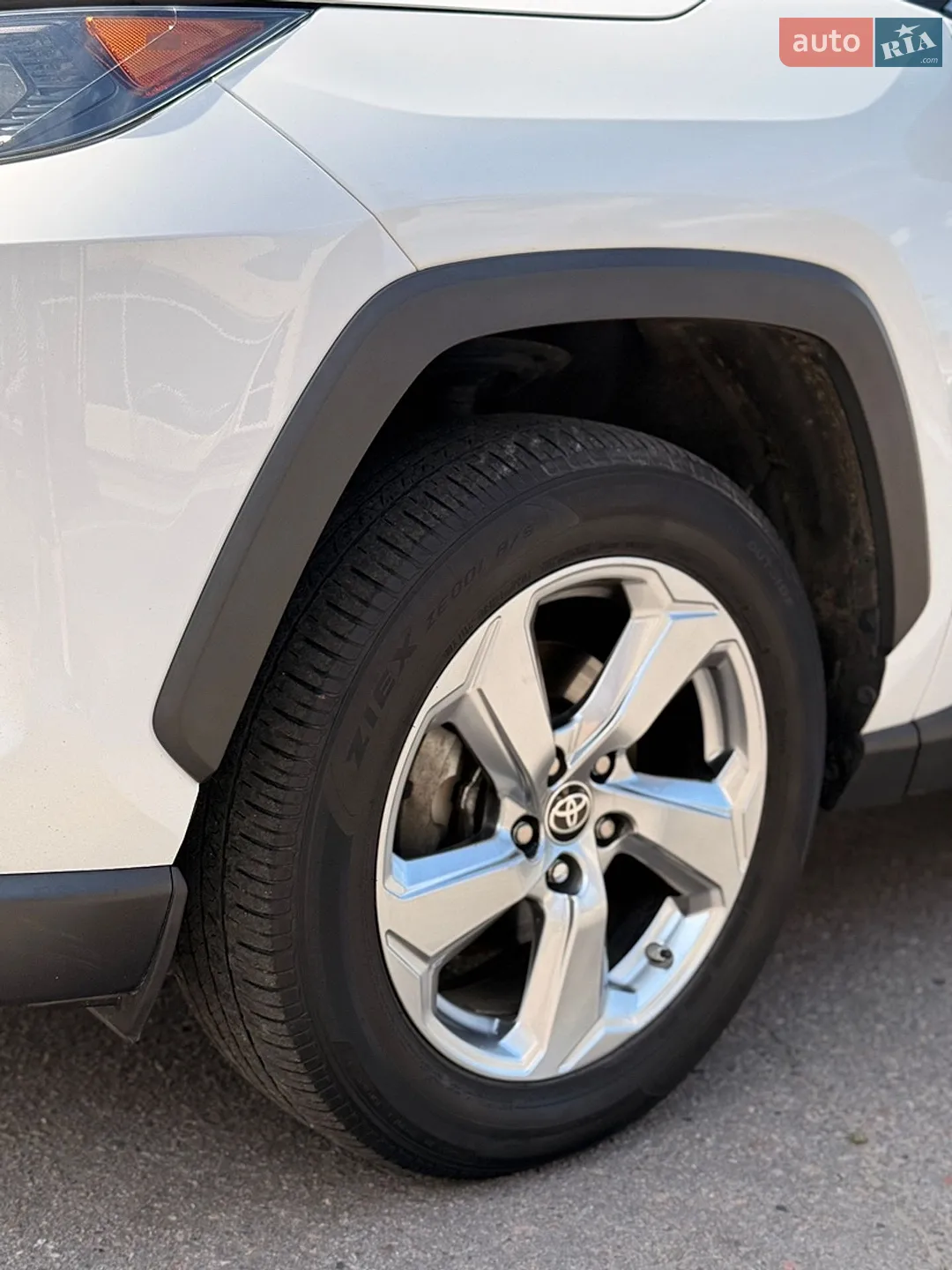 2019 Toyota RAV 4 - мініатюра 17