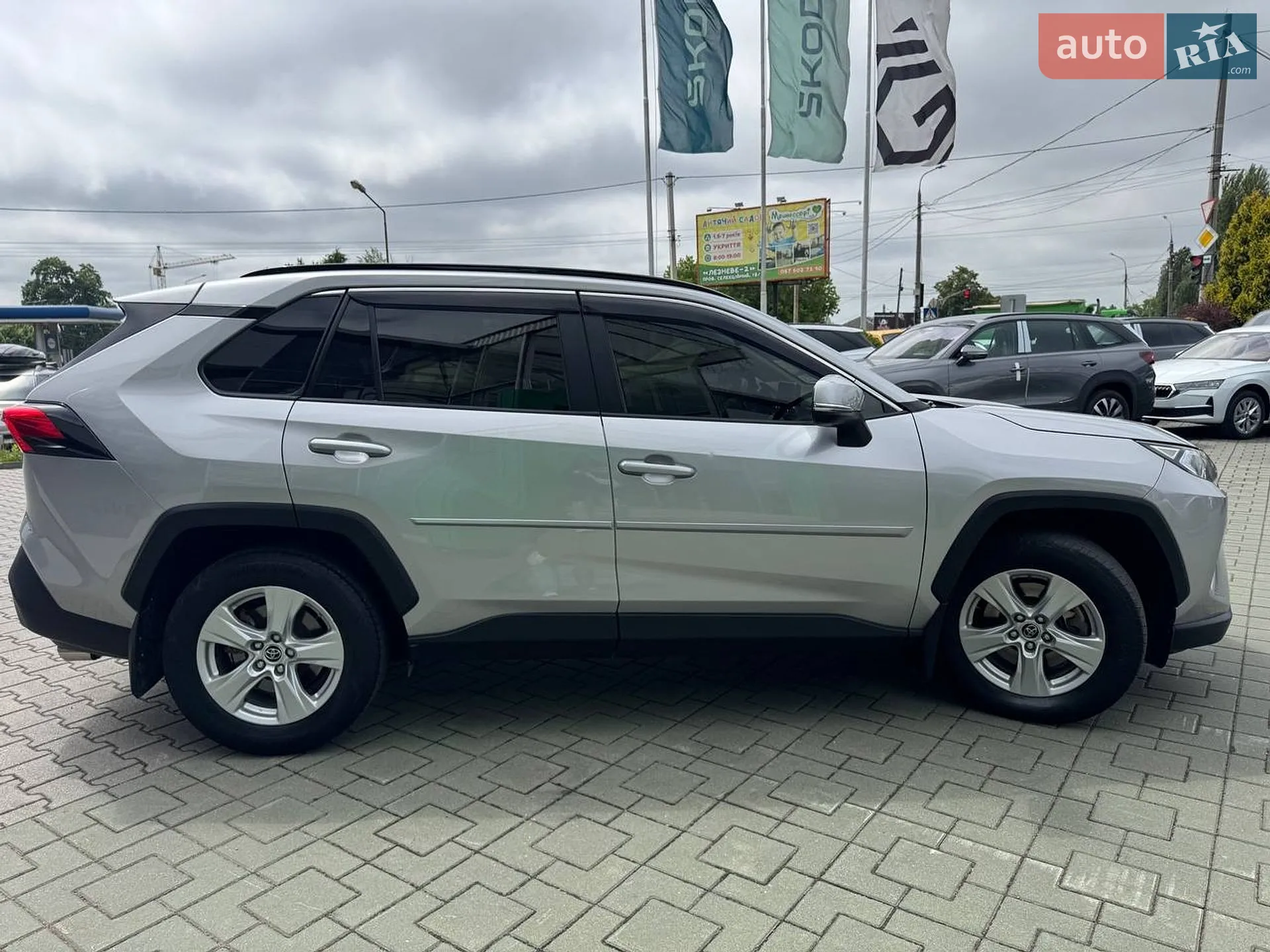2019 Toyota RAV 4 - мініатюра 7
