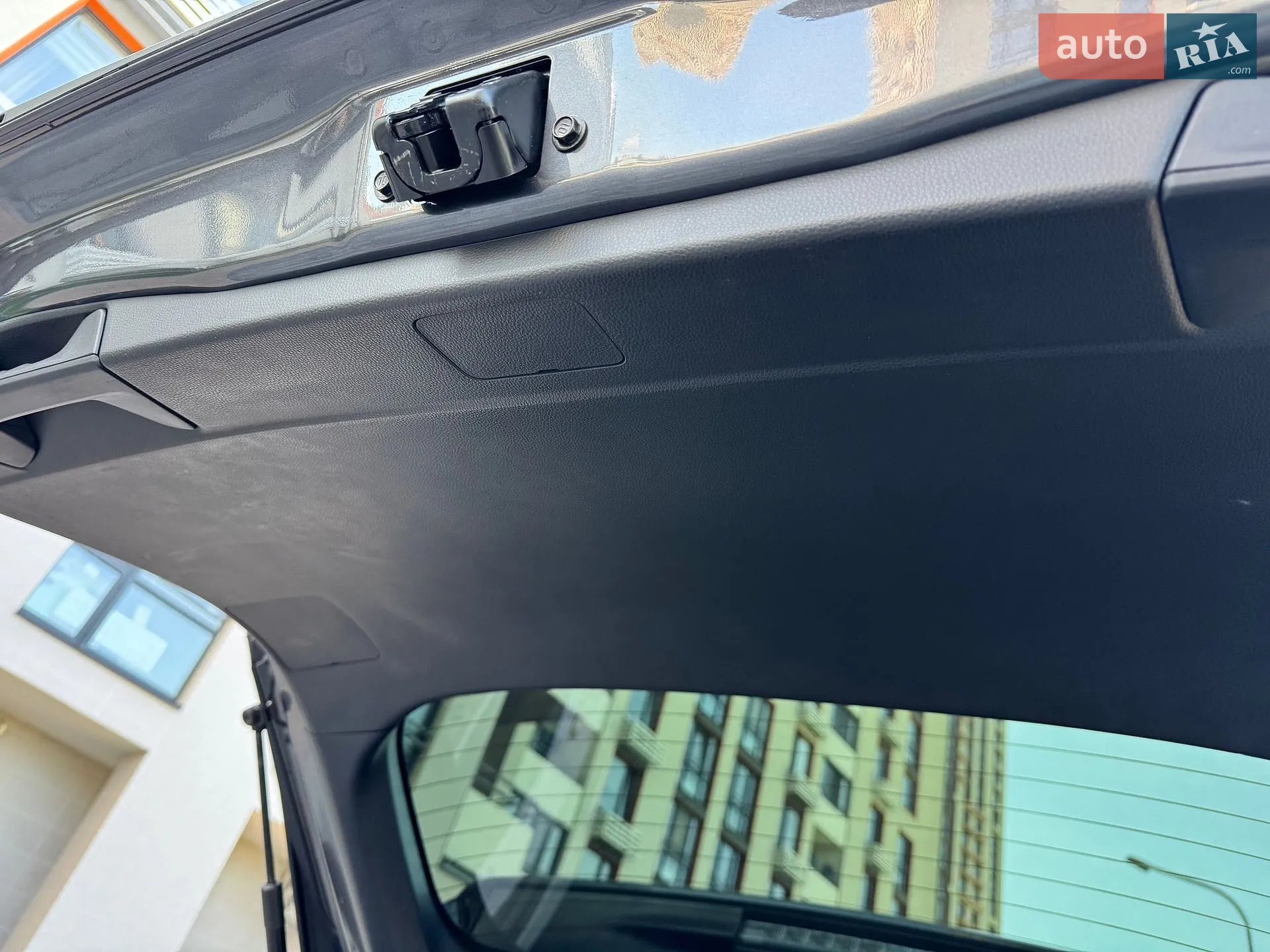 2019 Toyota RAV 4 - мініатюра 18