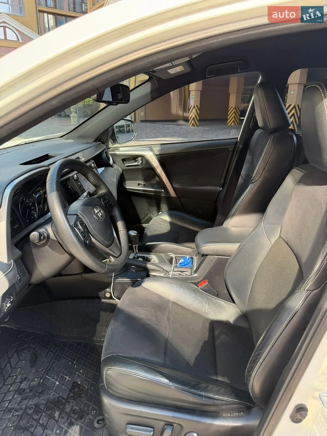 2016 Toyota RAV 4 - мініатюра 7