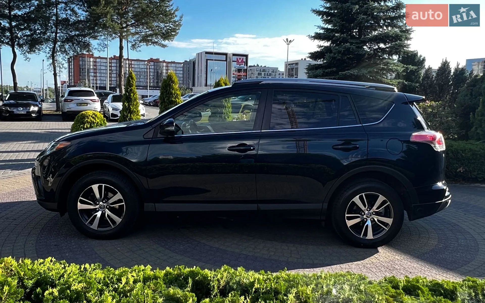 2016 Toyota RAV 4 - мініатюра 4