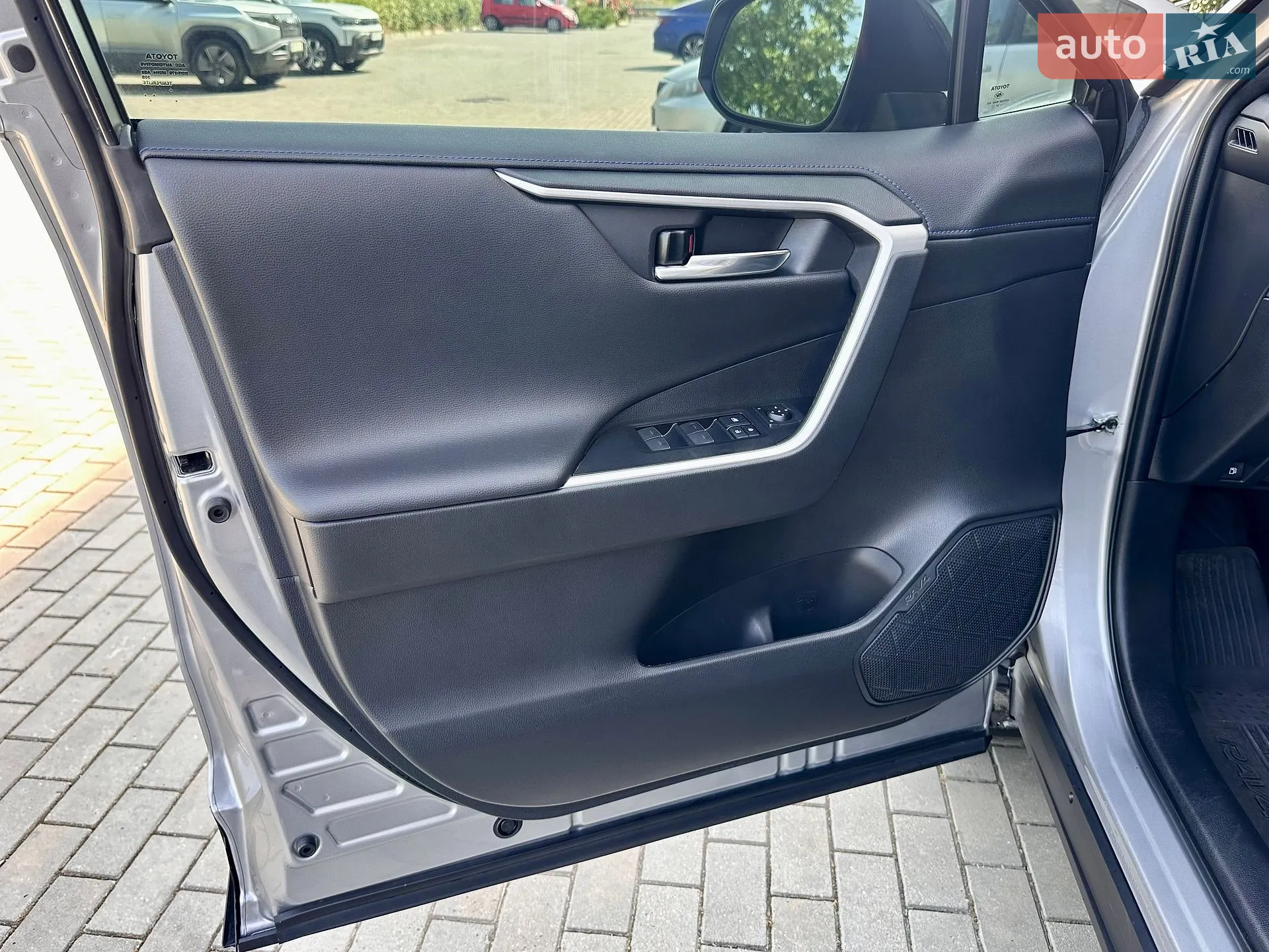 2021 Toyota RAV 4 - мініатюра 24