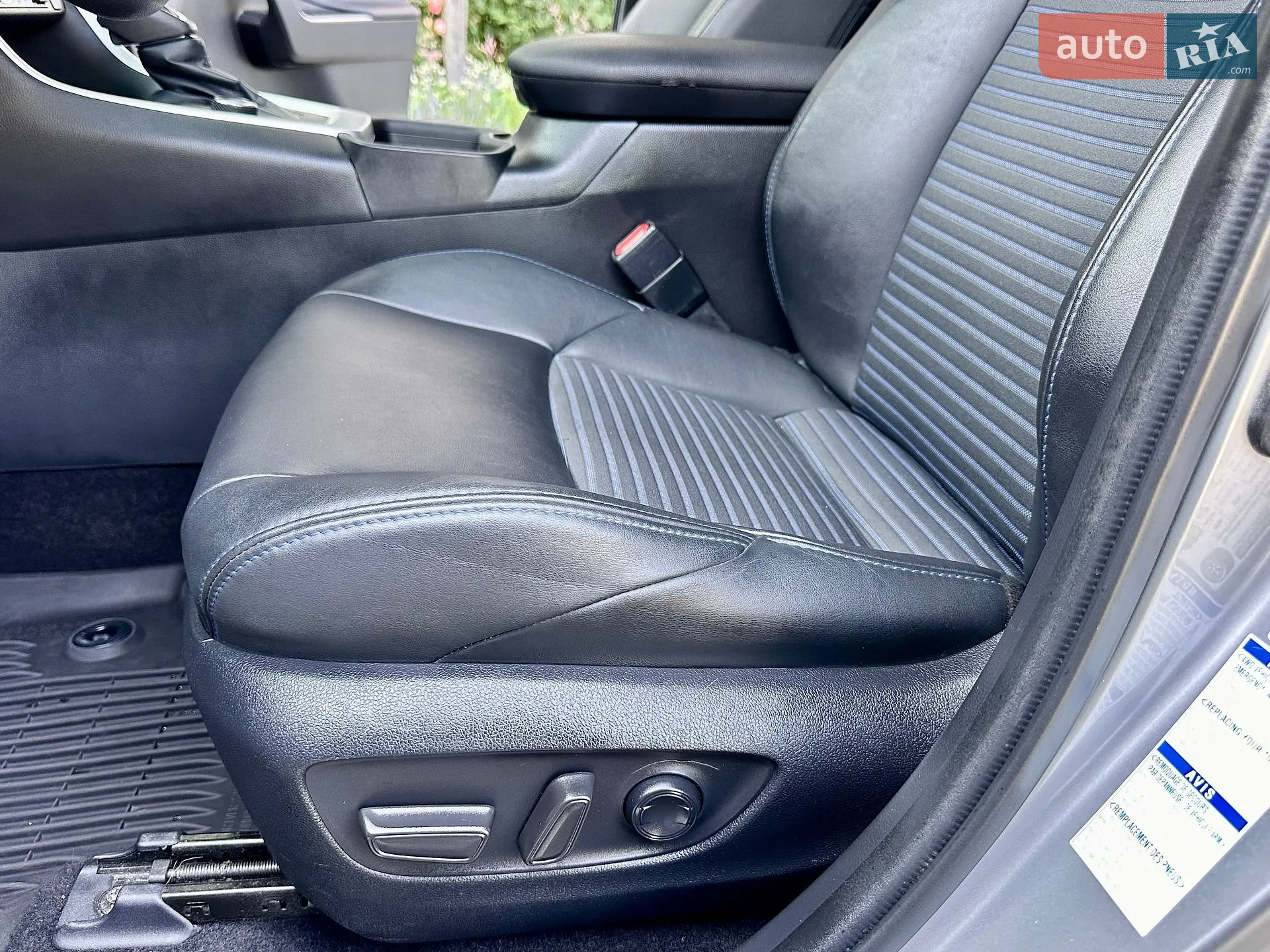 2021 Toyota RAV 4 - мініатюра 26