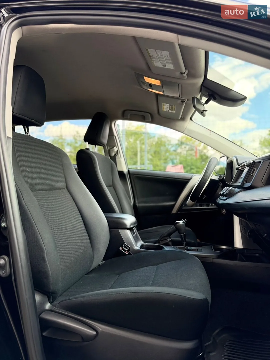2018 Toyota RAV 4 - мініатюра 16