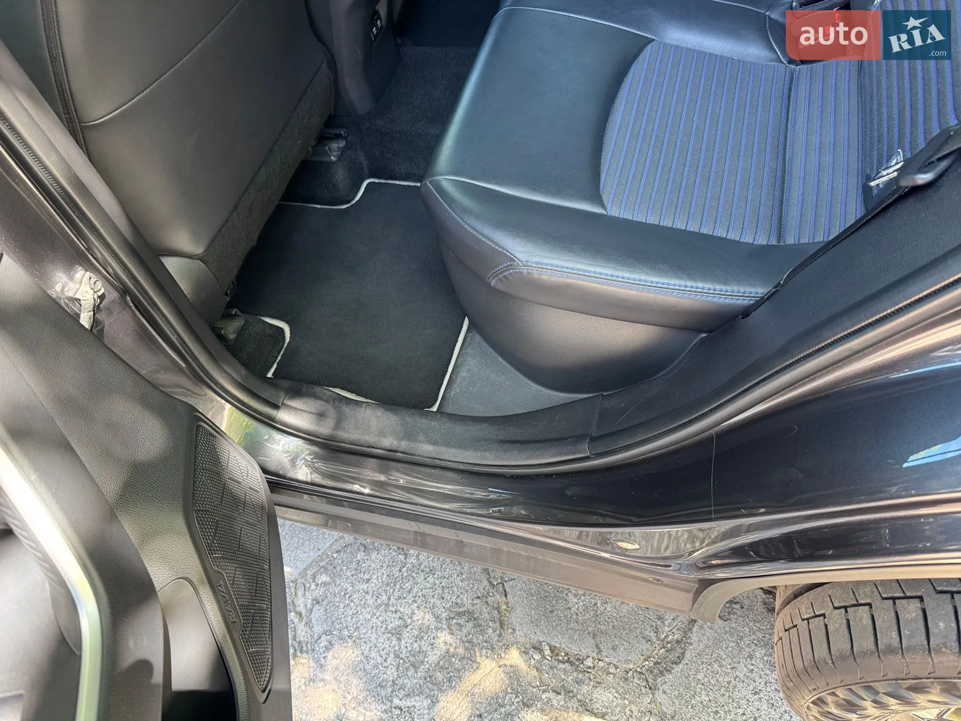 2019 Toyota RAV 4 - мініатюра 10