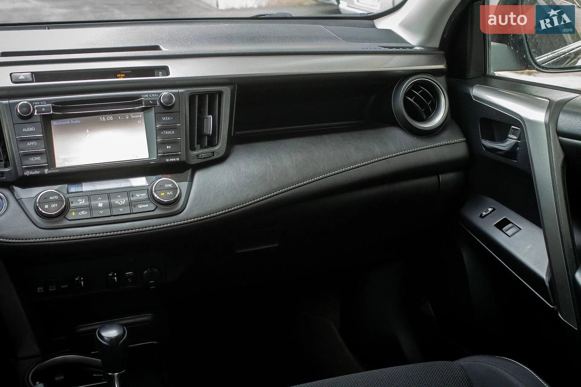 2016 Toyota RAV 4 - мініатюра 26