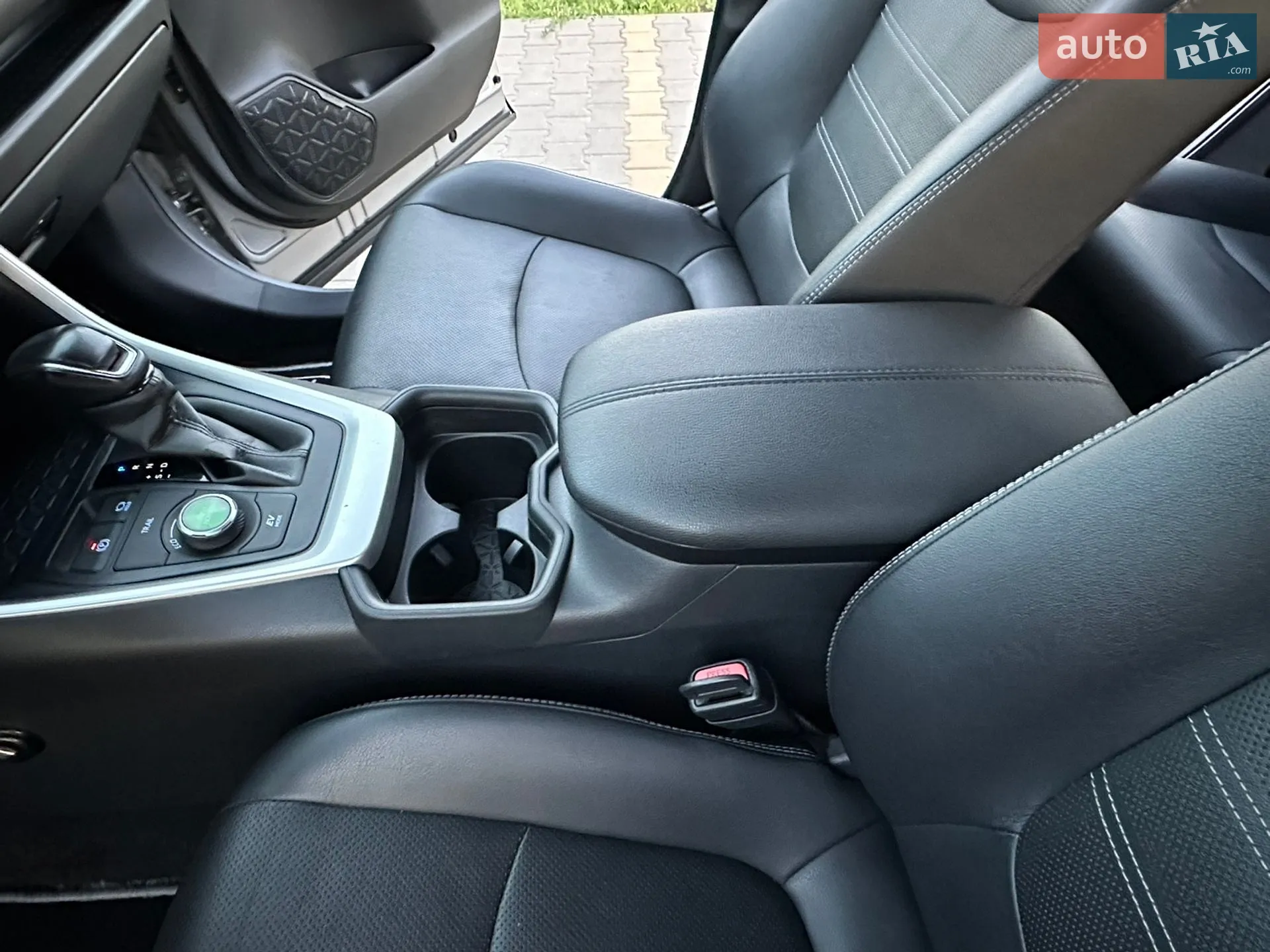 2019 Toyota RAV 4 - мініатюра 75