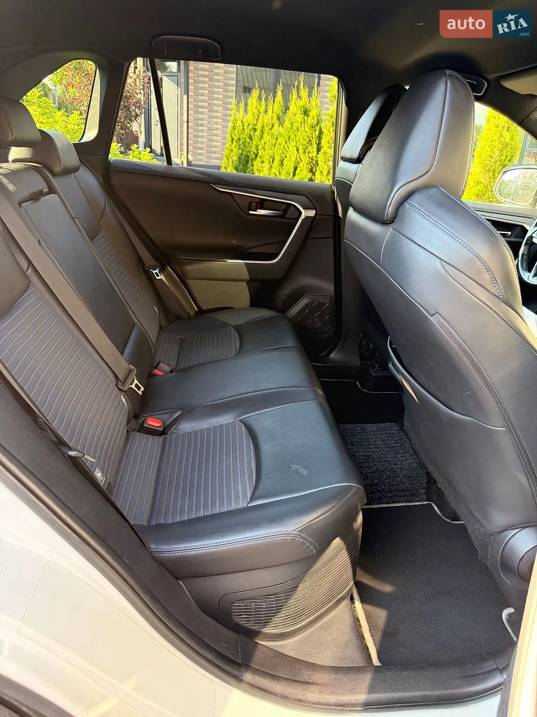 2019 Toyota RAV 4 - мініатюра 12