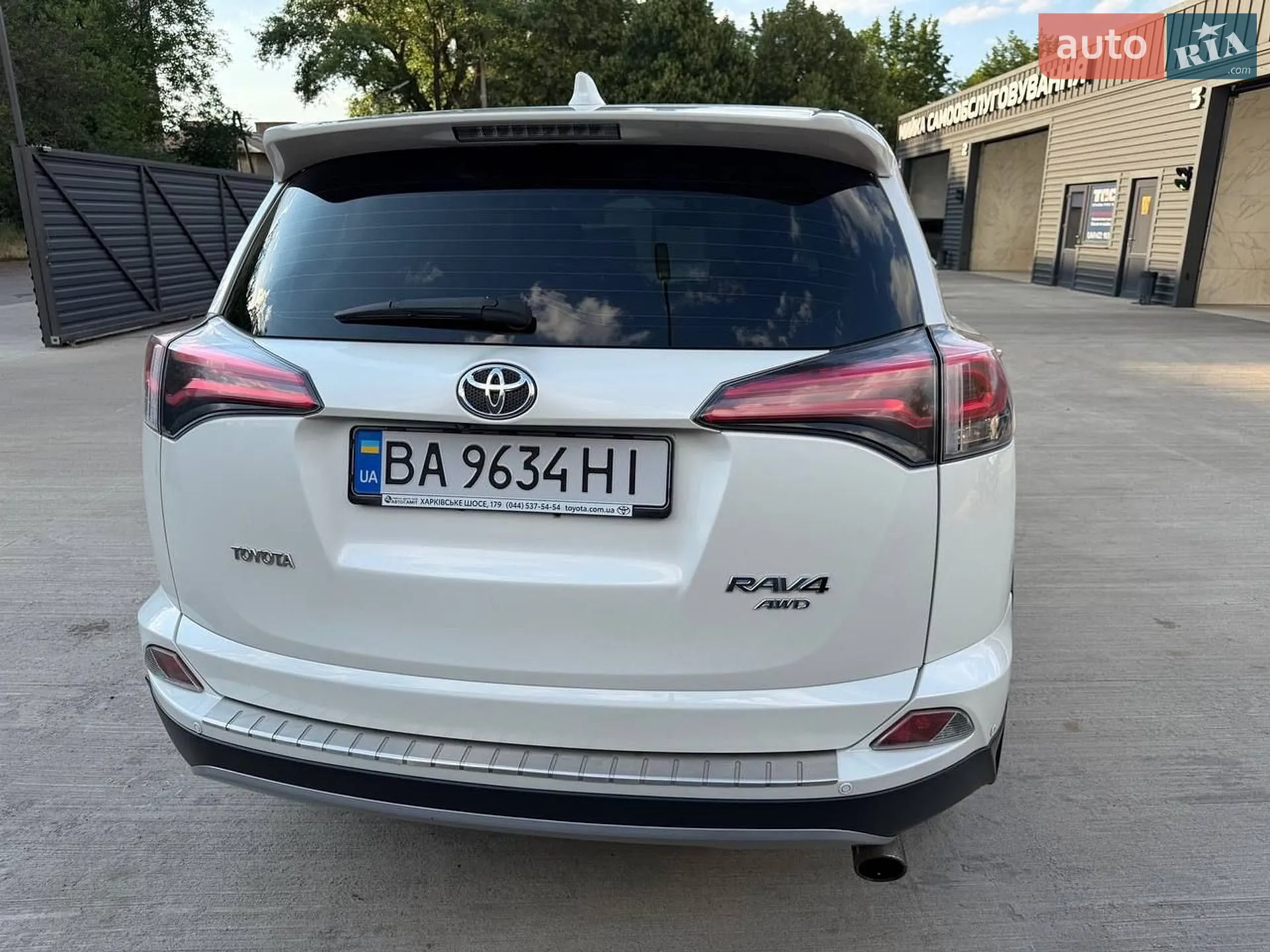 2017 Toyota RAV 4 - мініатюра 2
