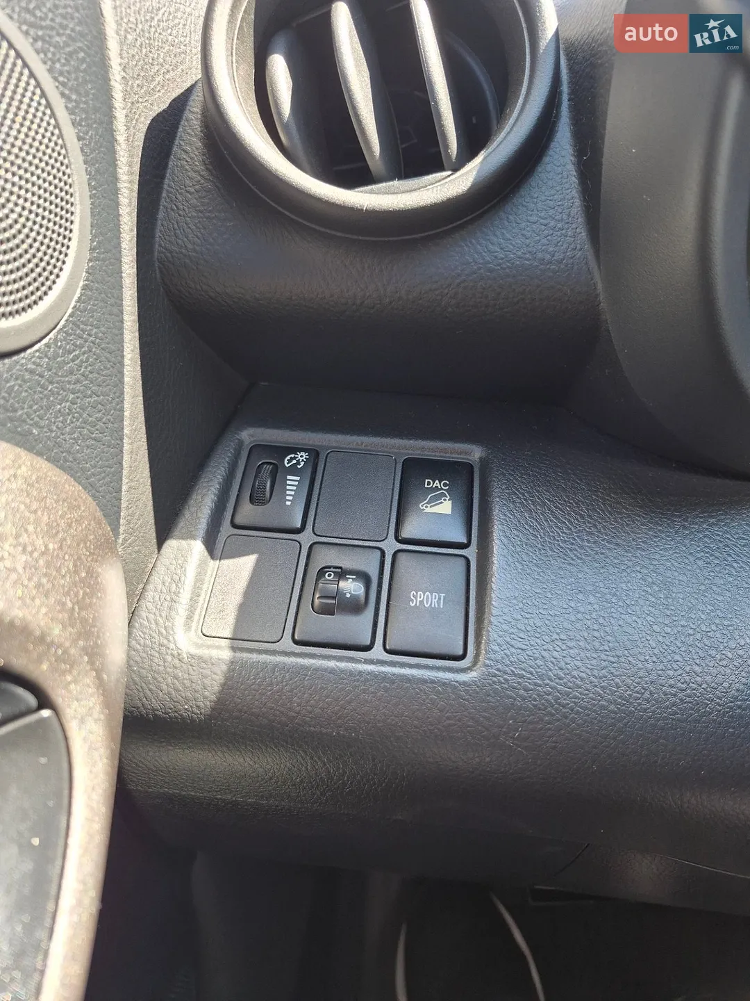 2011 Toyota RAV 4 - мініатюра 21