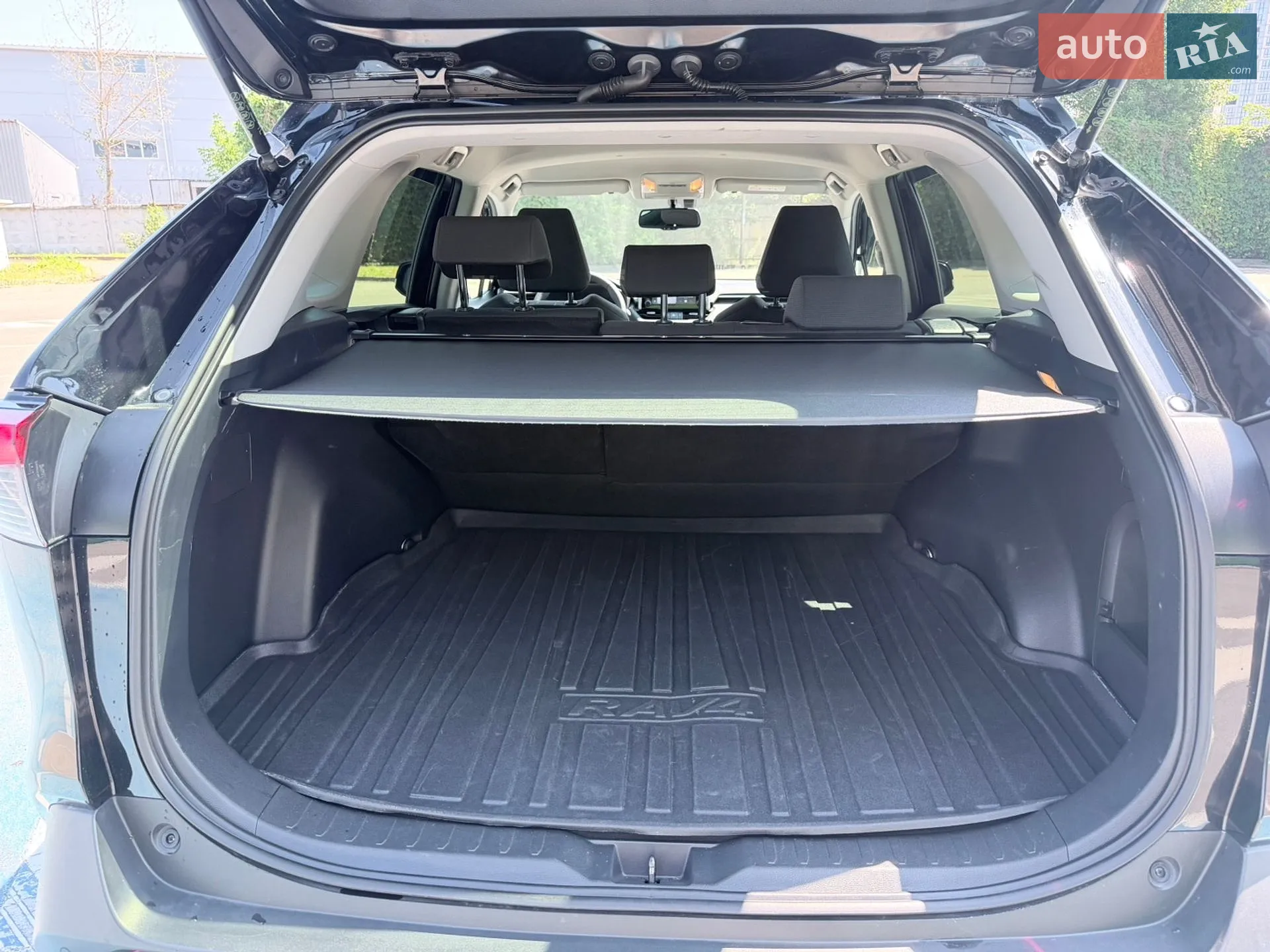 2019 Toyota RAV 4 - мініатюра 18