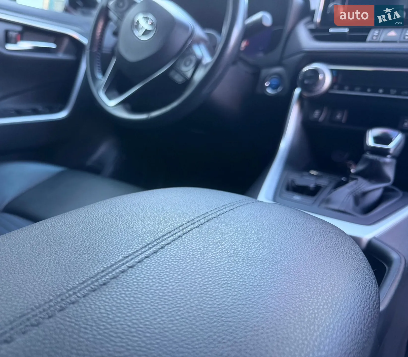 2019 Toyota RAV 4 - мініатюра 21