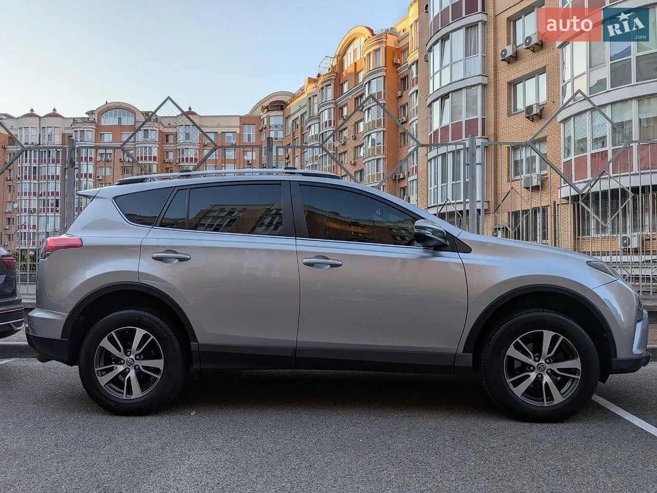 2018 Toyota RAV 4 - мініатюра 18