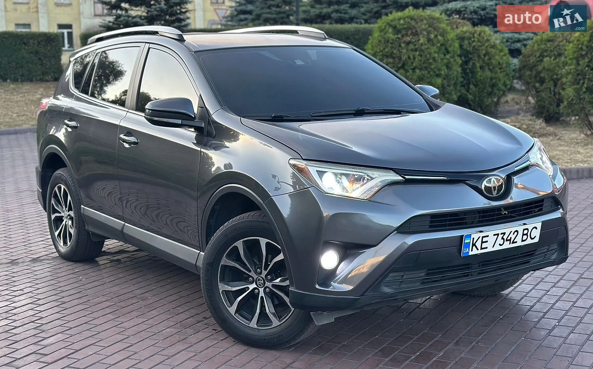 2017 Toyota RAV 4 - мініатюра 6