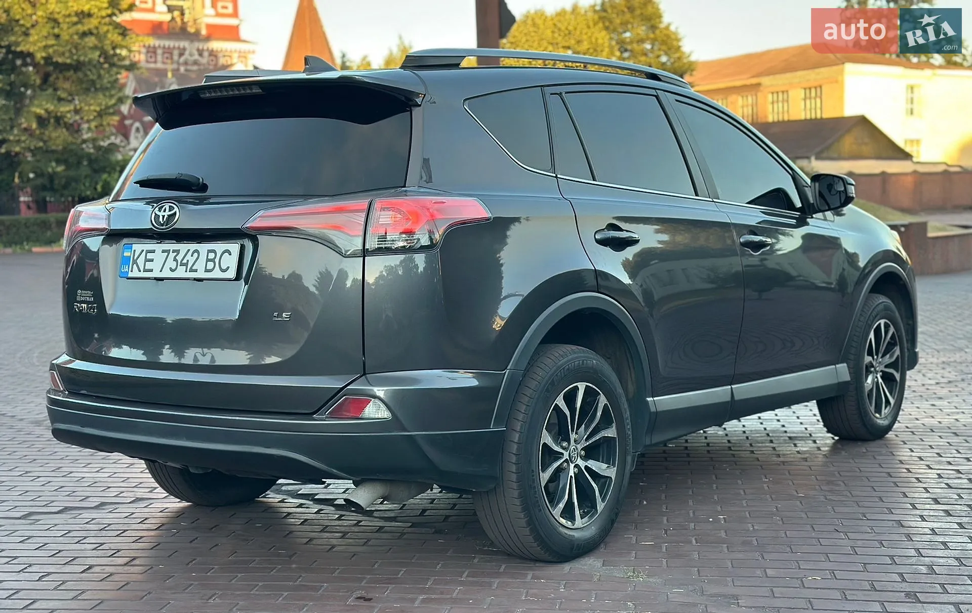 2017 Toyota RAV 4 - мініатюра 11