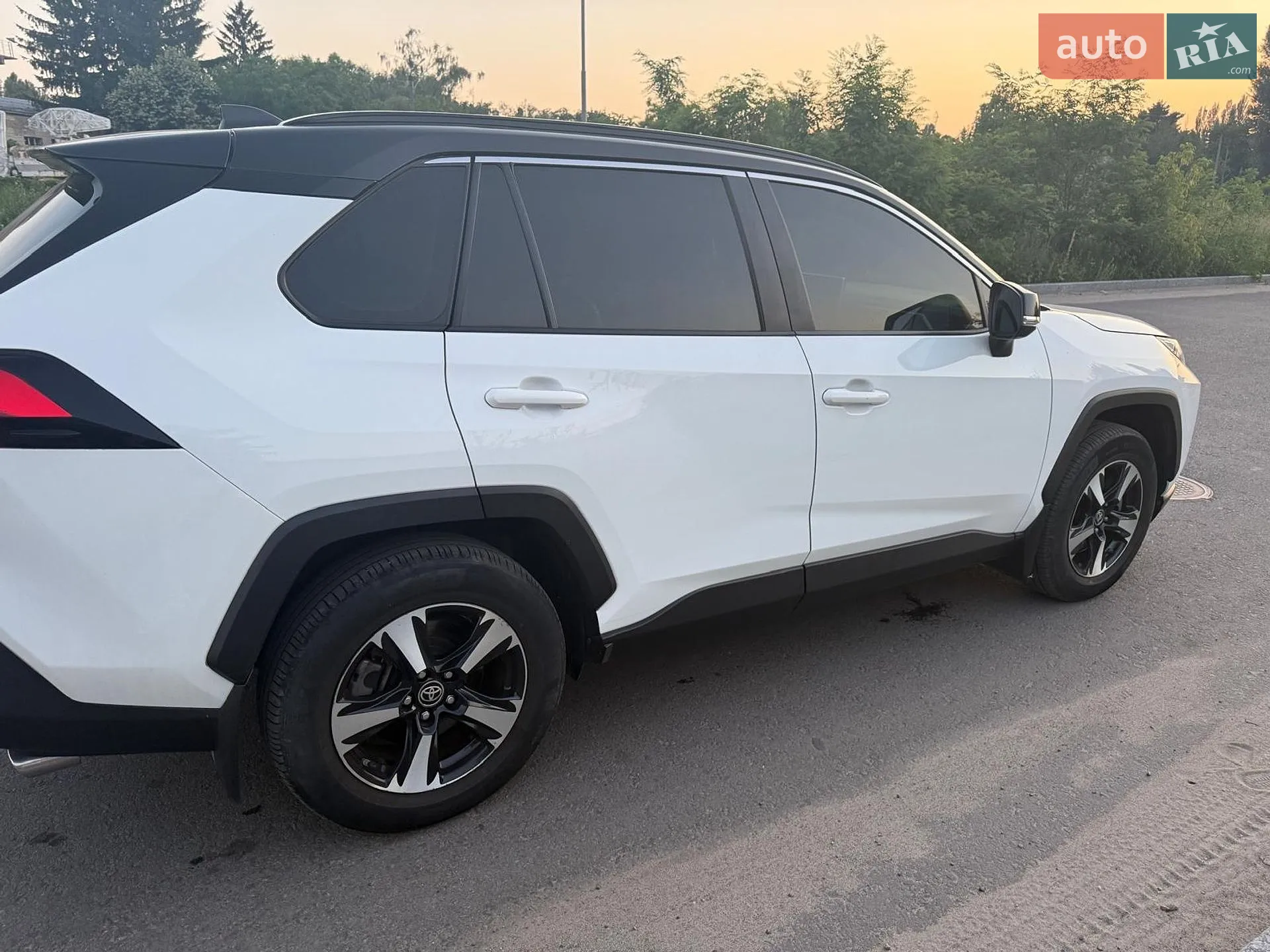 2022 Toyota RAV 4 - мініатюра 4