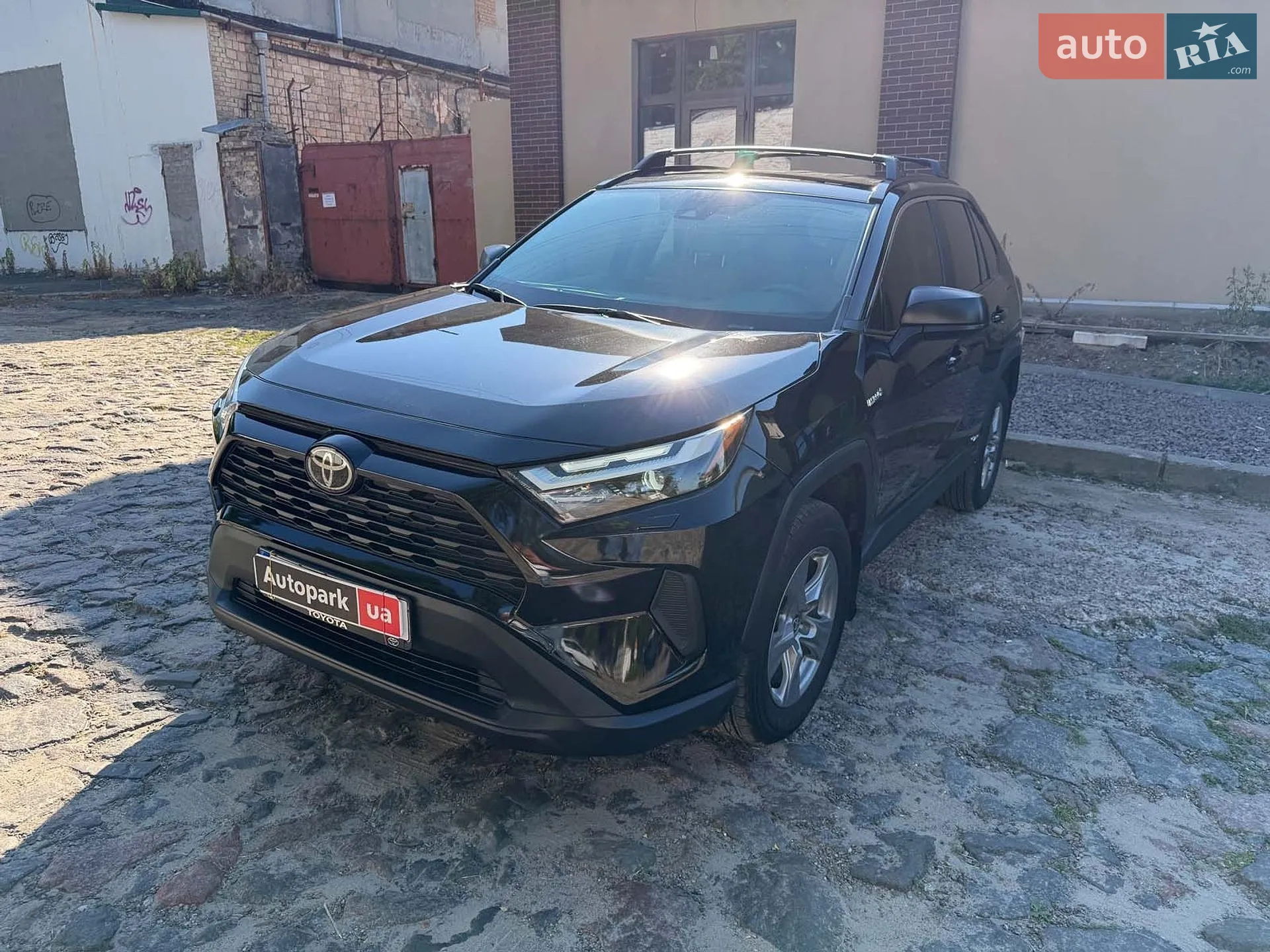 2025 Toyota RAV 4 - фото 1