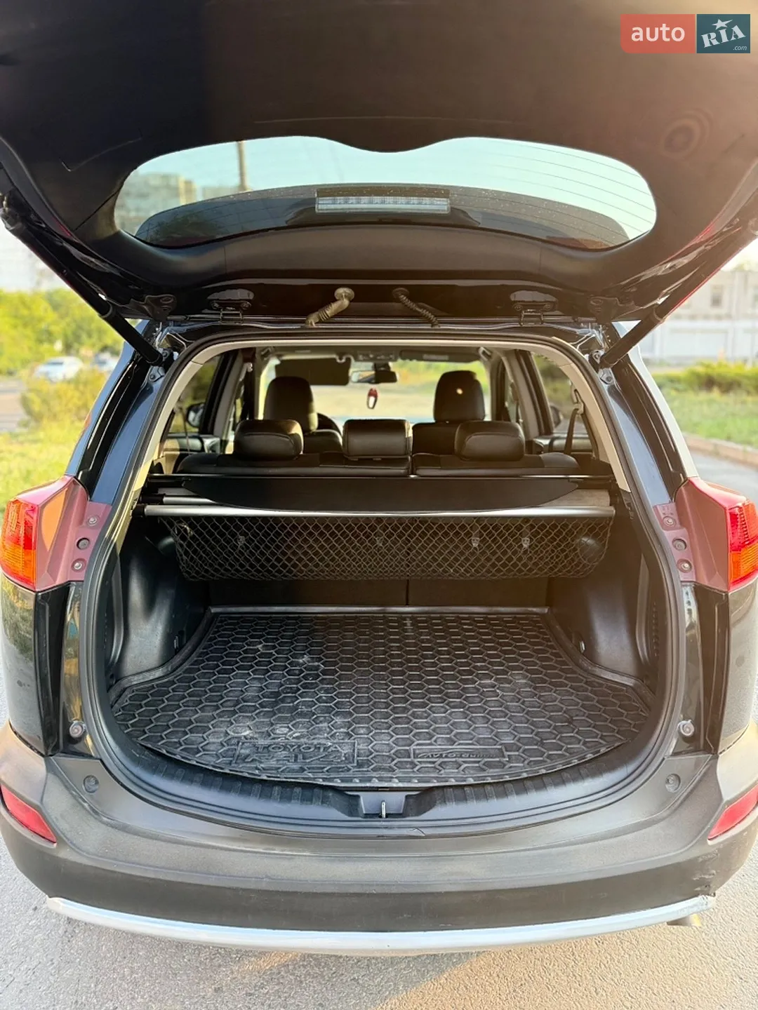 2014 Toyota RAV 4 - мініатюра 9