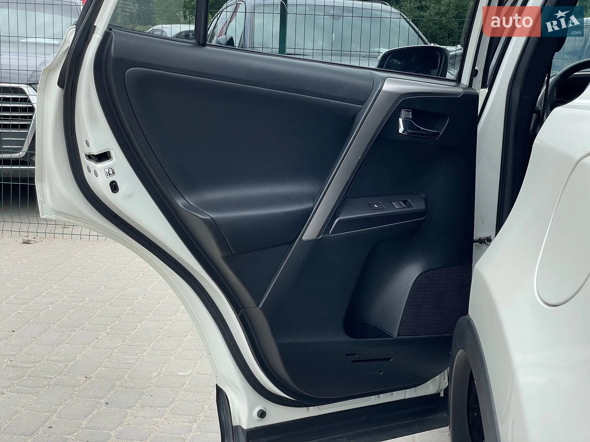 2016 Toyota RAV 4 - мініатюра 27