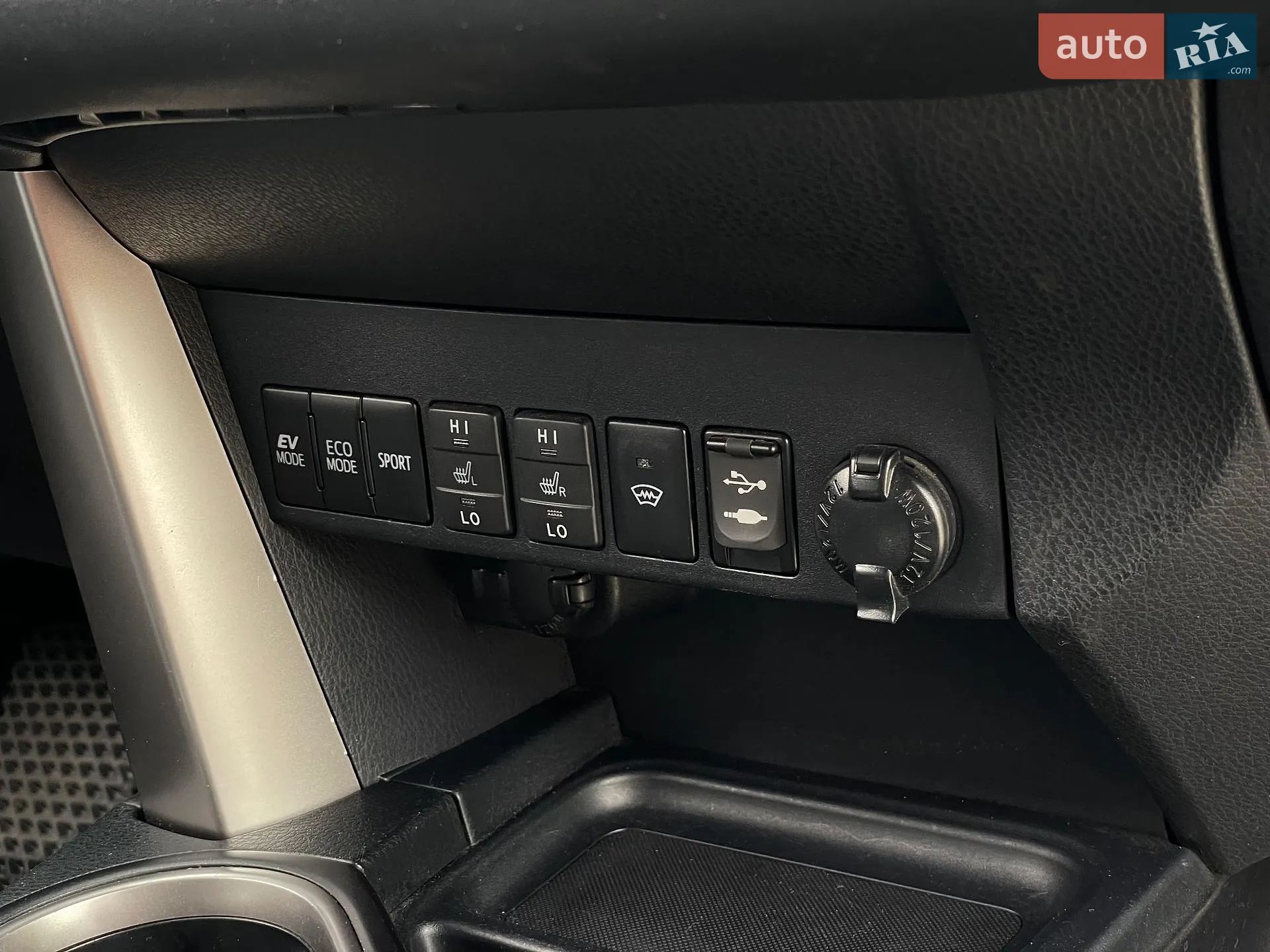 2016 Toyota RAV 4 - мініатюра 39