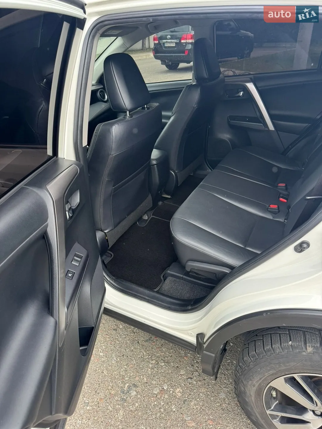 2016 Toyota RAV 4 - мініатюра 16