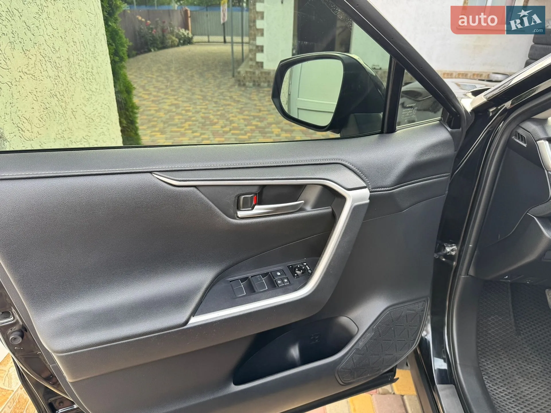 2019 Toyota RAV 4 - мініатюра 11