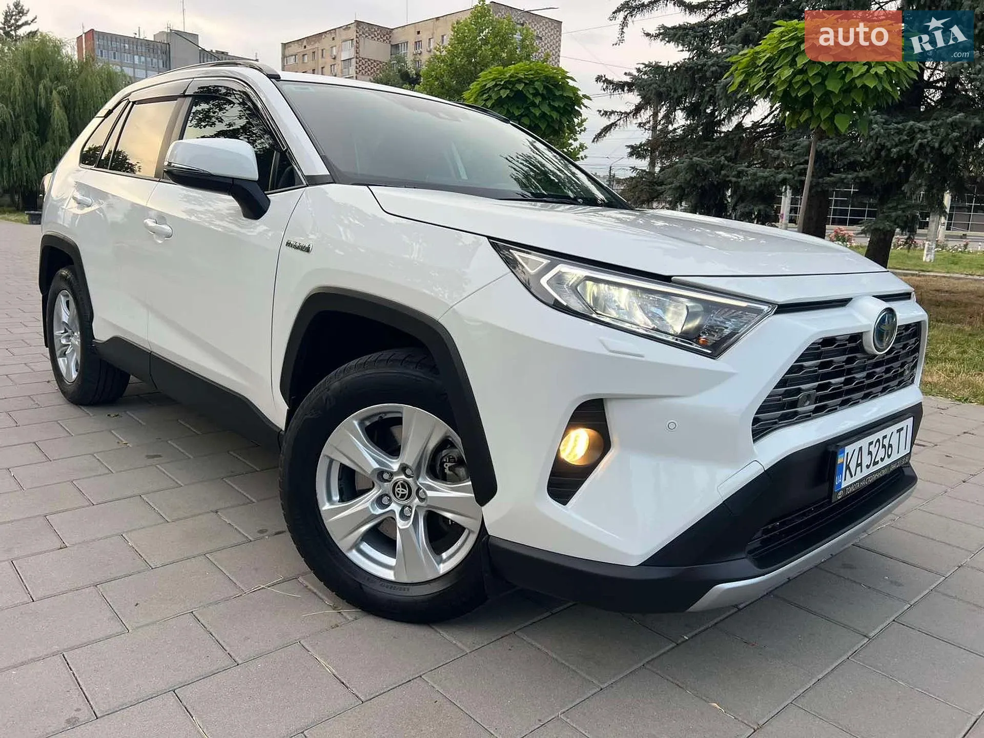 2020 Toyota RAV 4 - мініатюра 3