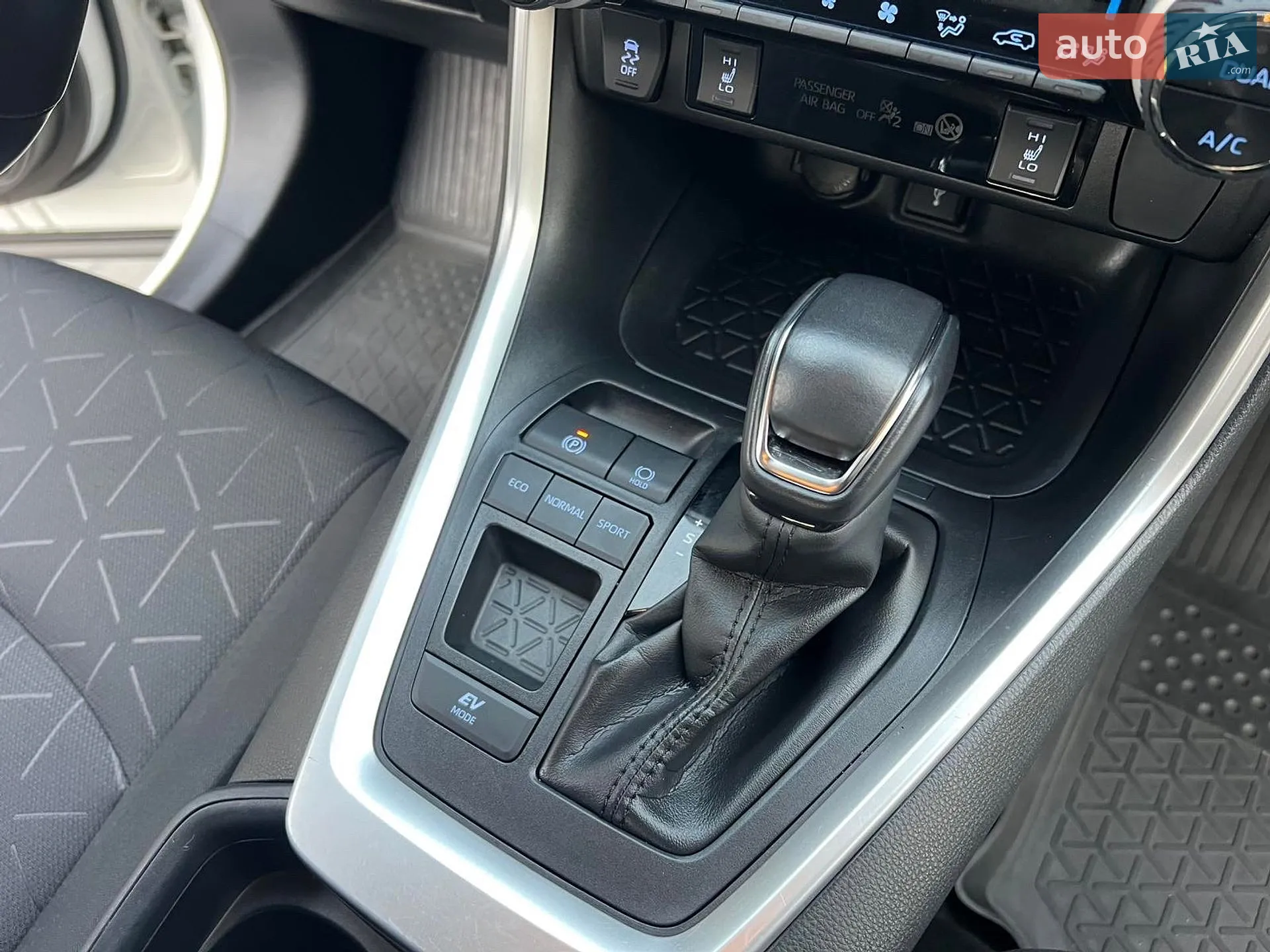 2020 Toyota RAV 4 - мініатюра 59
