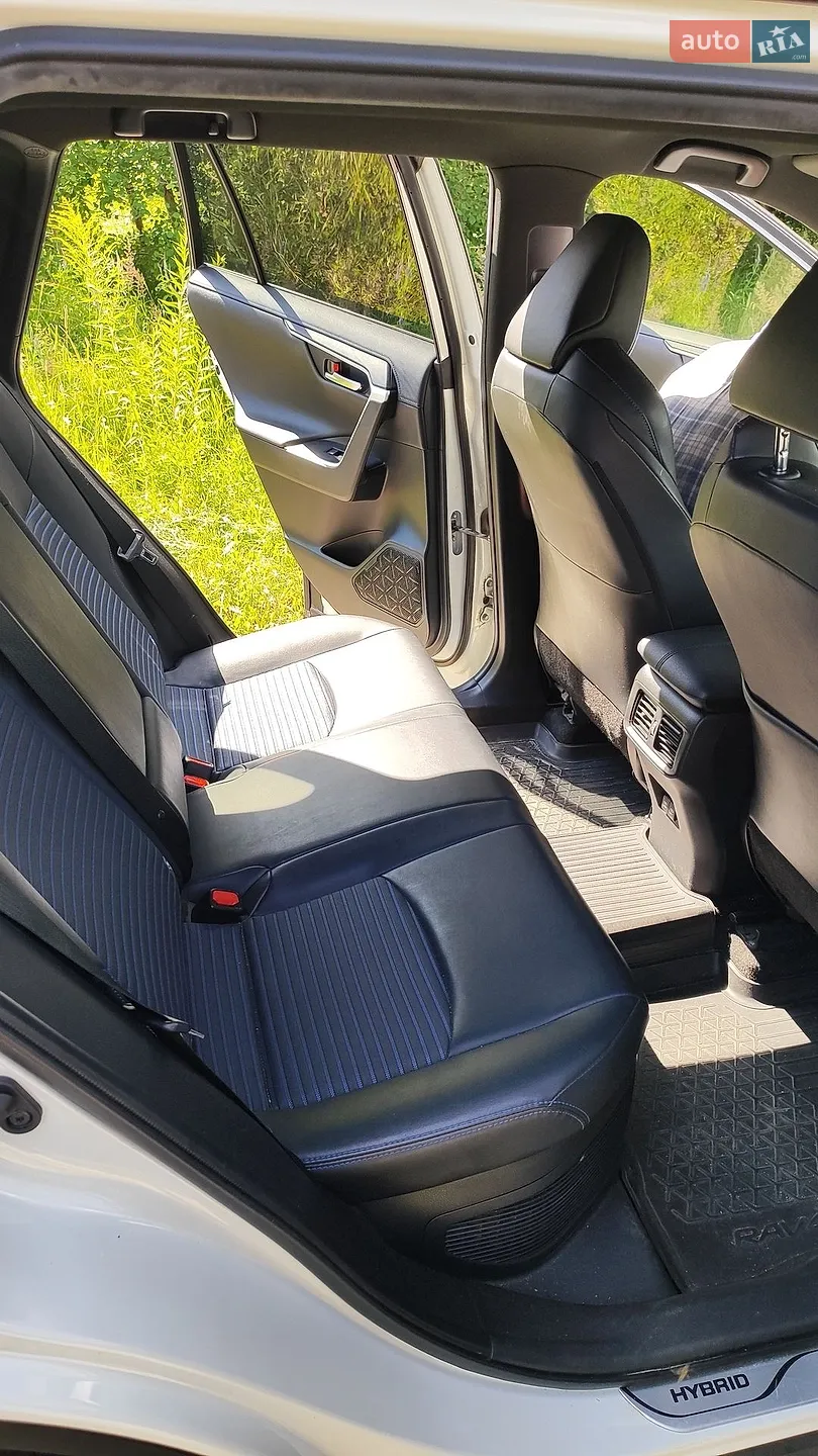 2018 Toyota RAV 4 - мініатюра 6