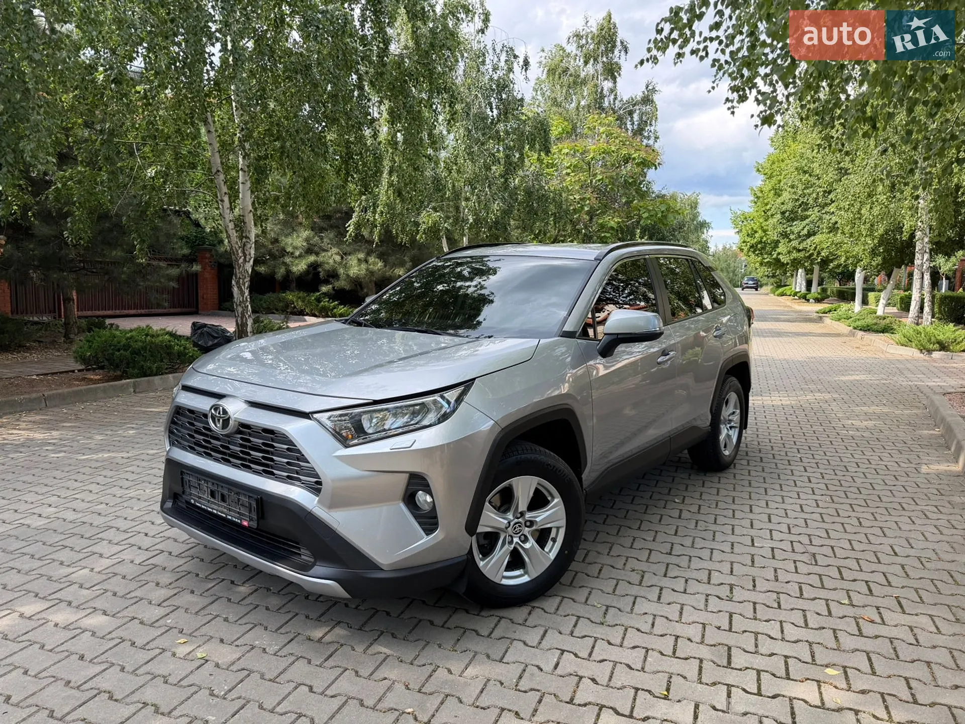 2019 Toyota RAV 4 - фото 1