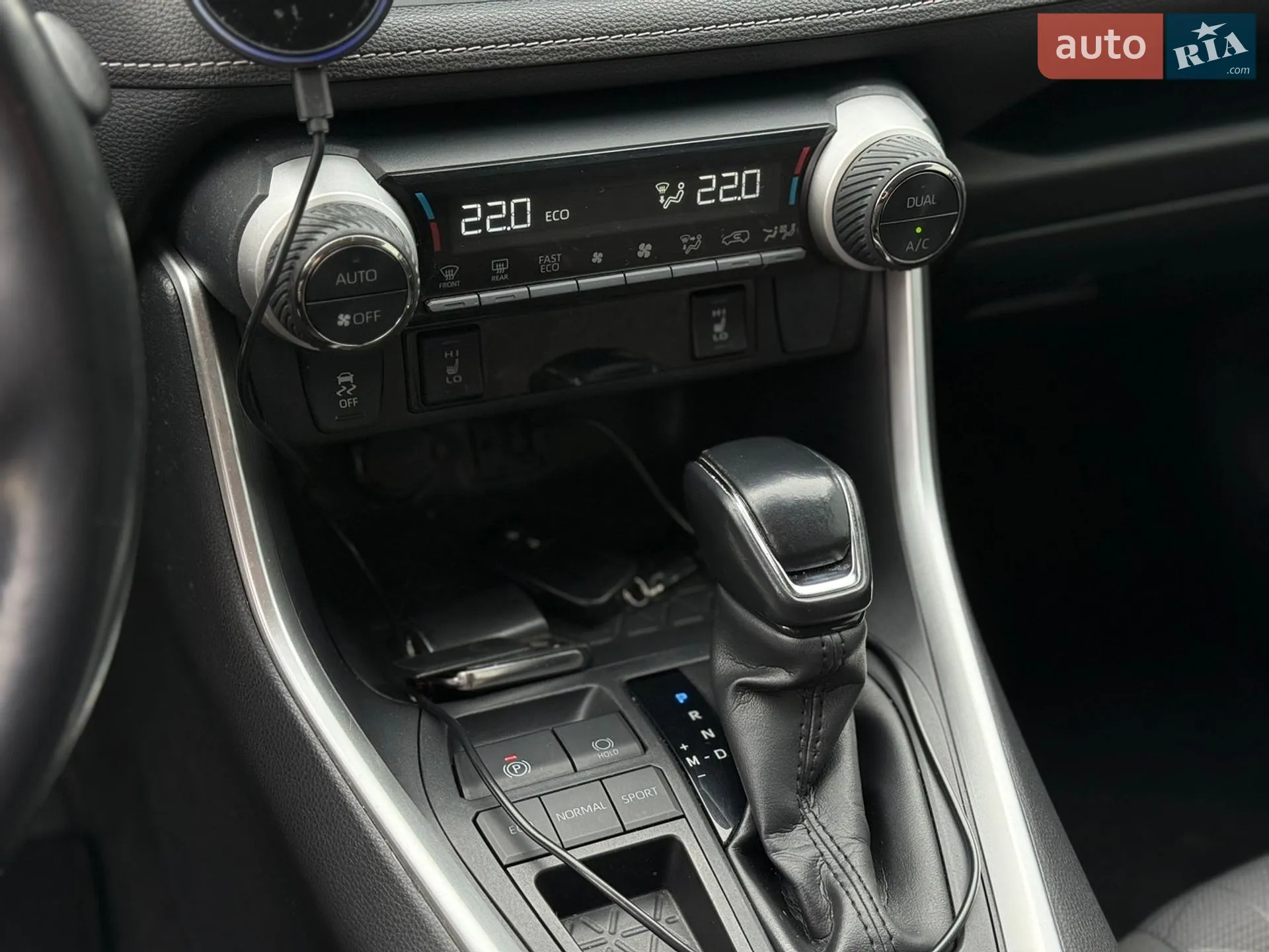 2019 Toyota RAV 4 - мініатюра 10