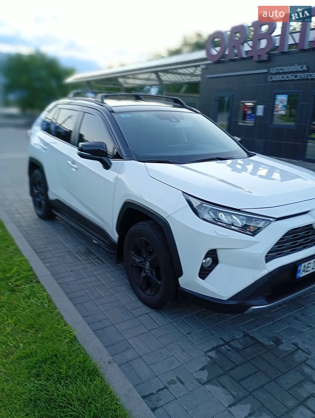2021 Toyota RAV 4 - мініатюра 8