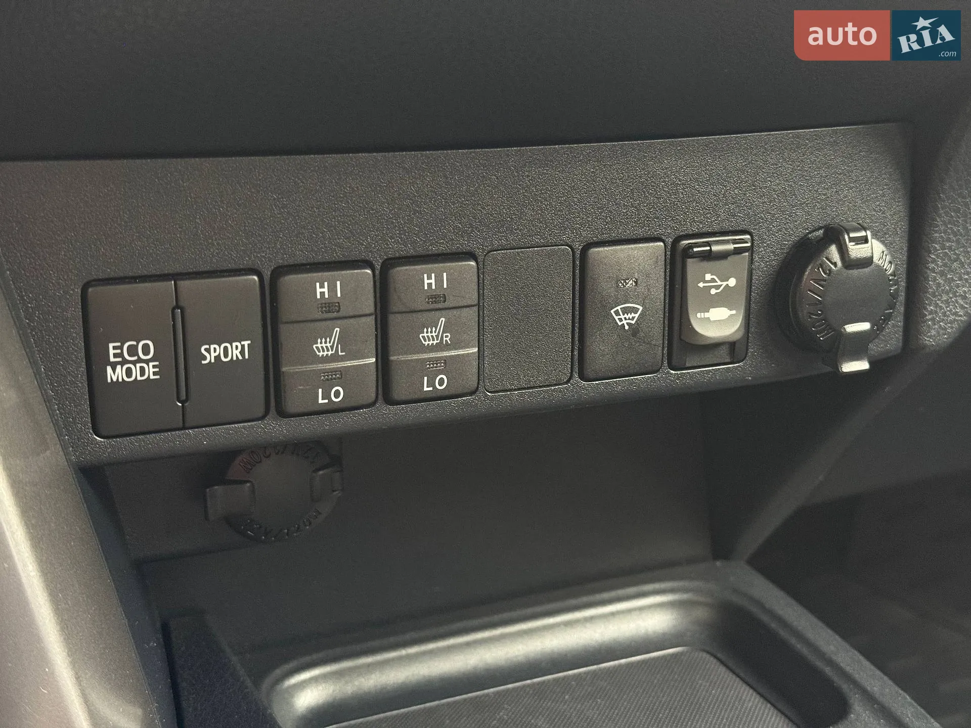 2017 Toyota RAV 4 - мініатюра 31