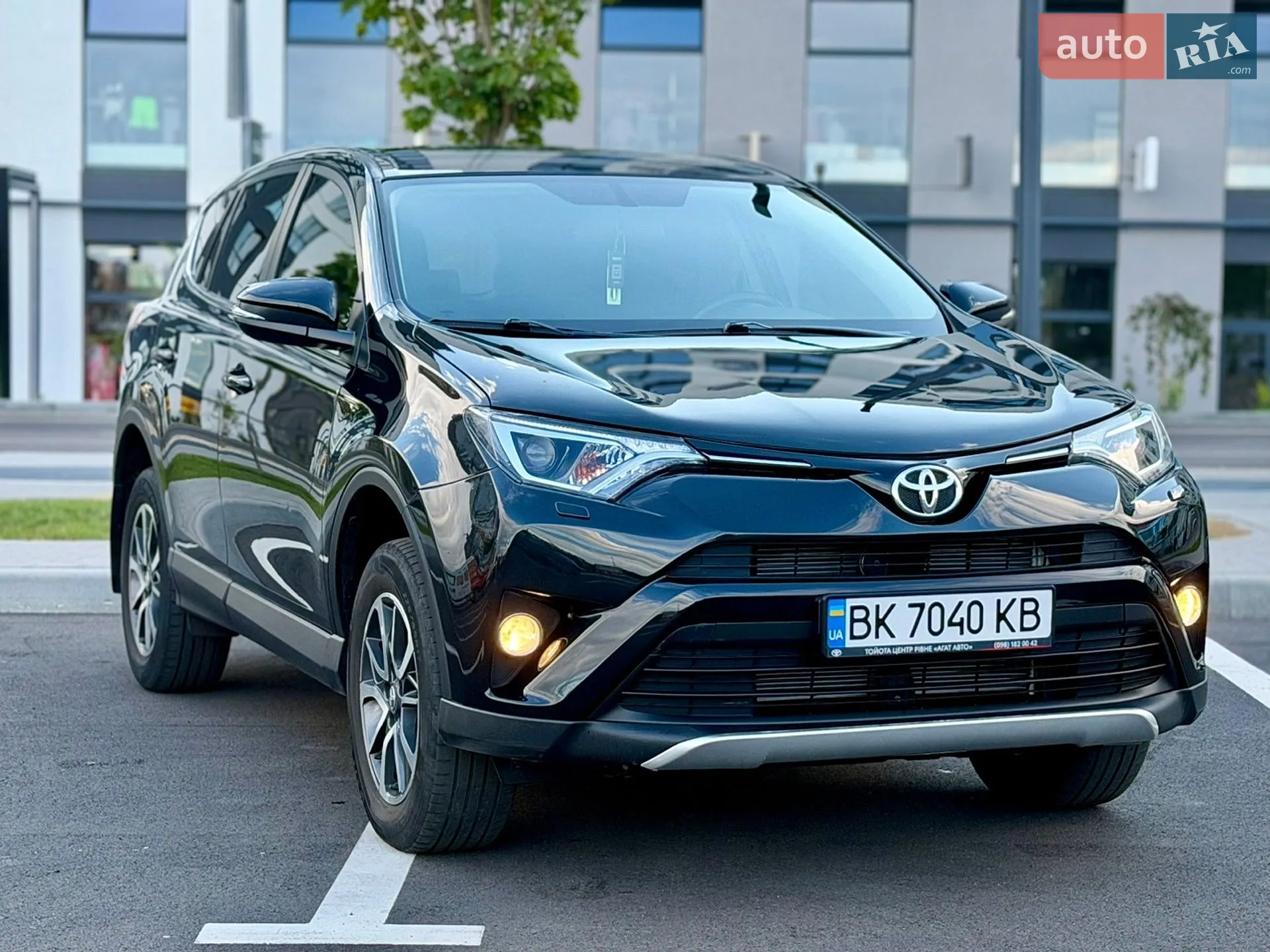 2018 Toyota RAV 4 - фото 1