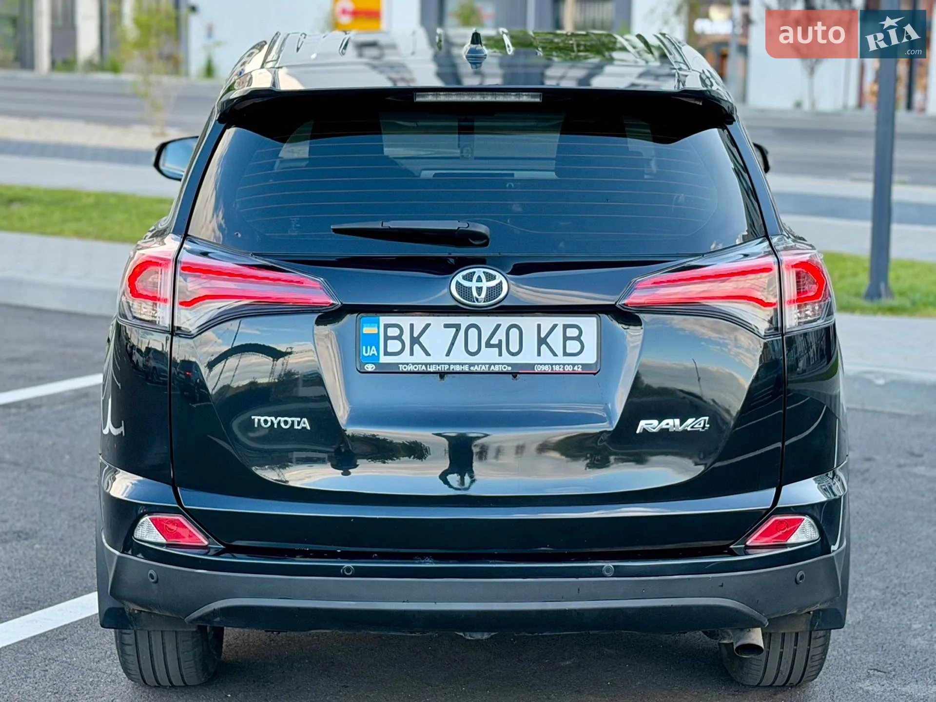 2018 Toyota RAV 4 - мініатюра 10