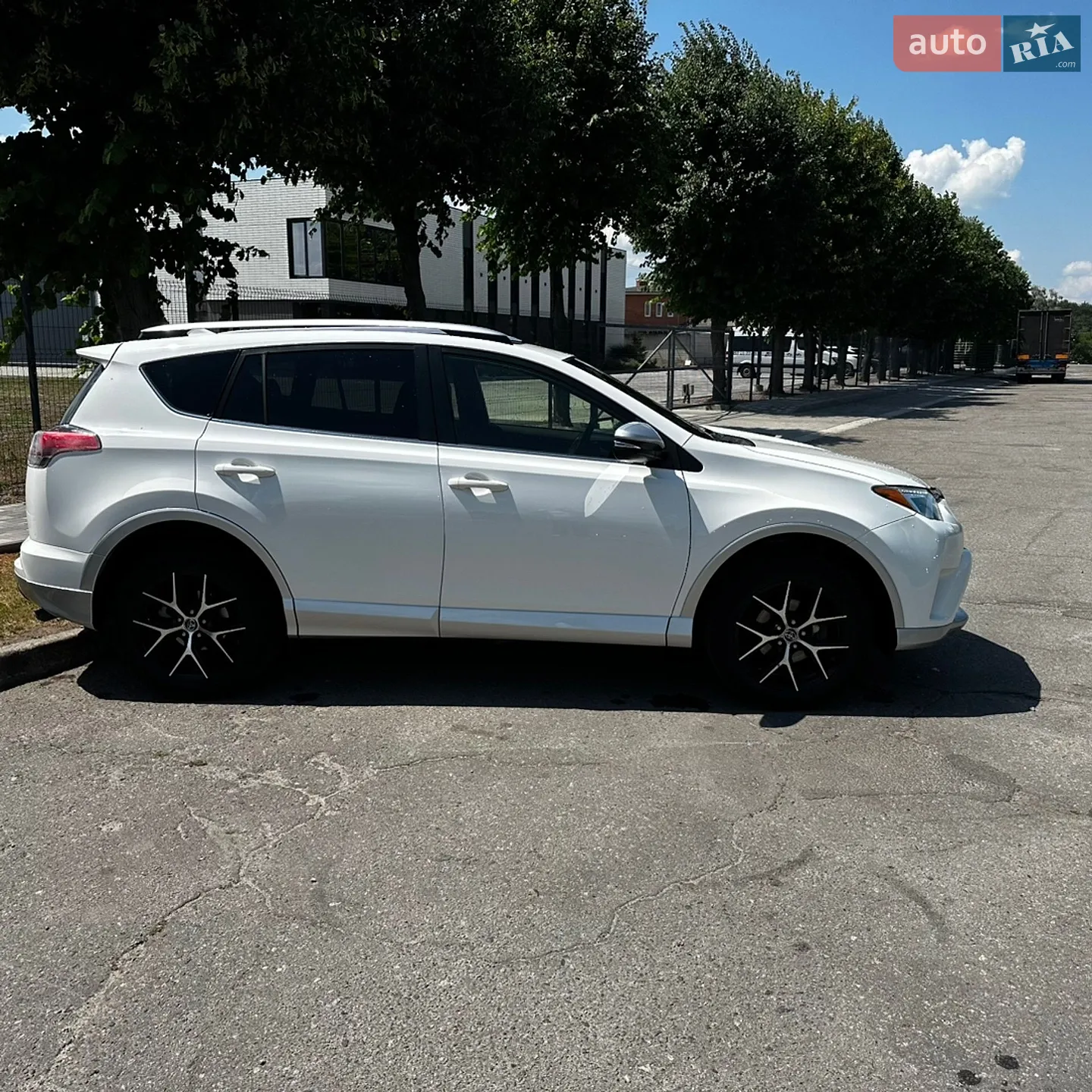 2016 Toyota RAV 4 - мініатюра 2