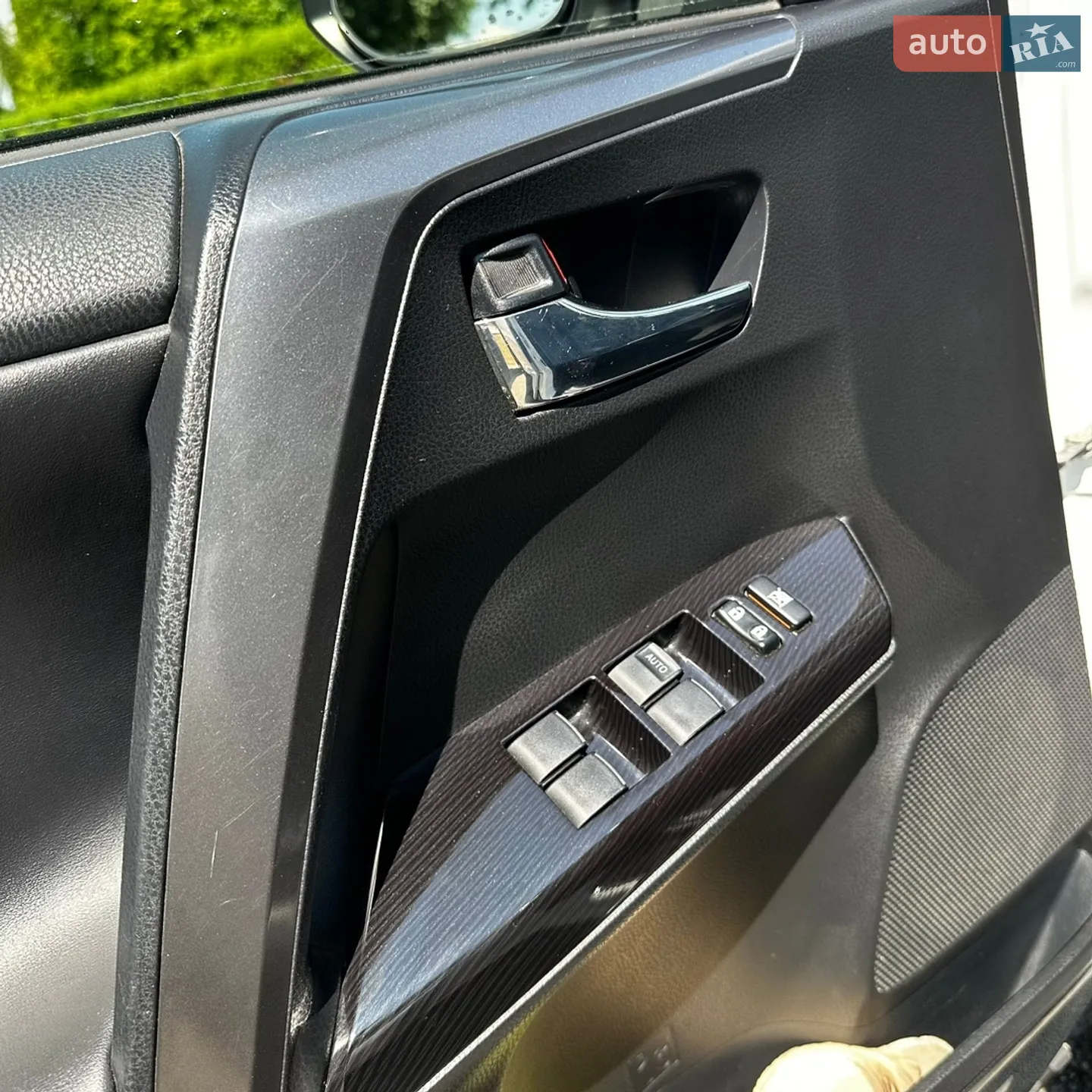 2016 Toyota RAV 4 - мініатюра 12