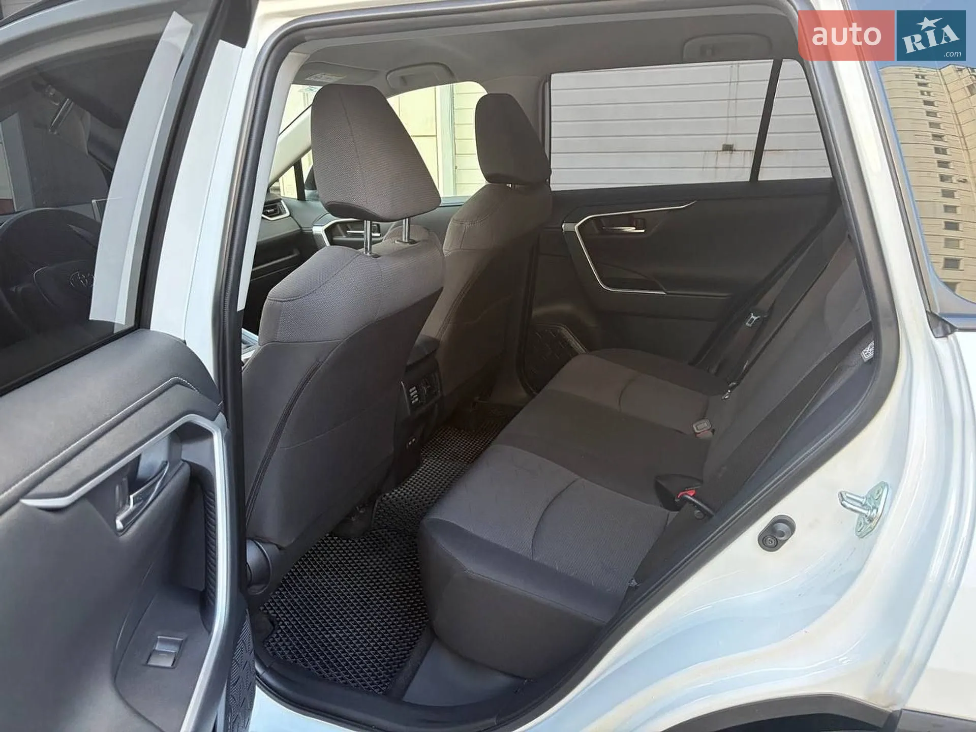 2022 Toyota RAV 4 - мініатюра 7