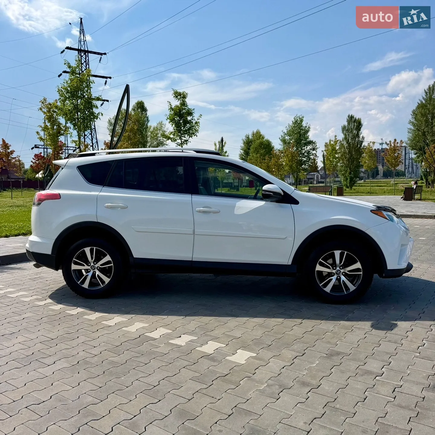 2017 Toyota RAV 4 - мініатюра 3