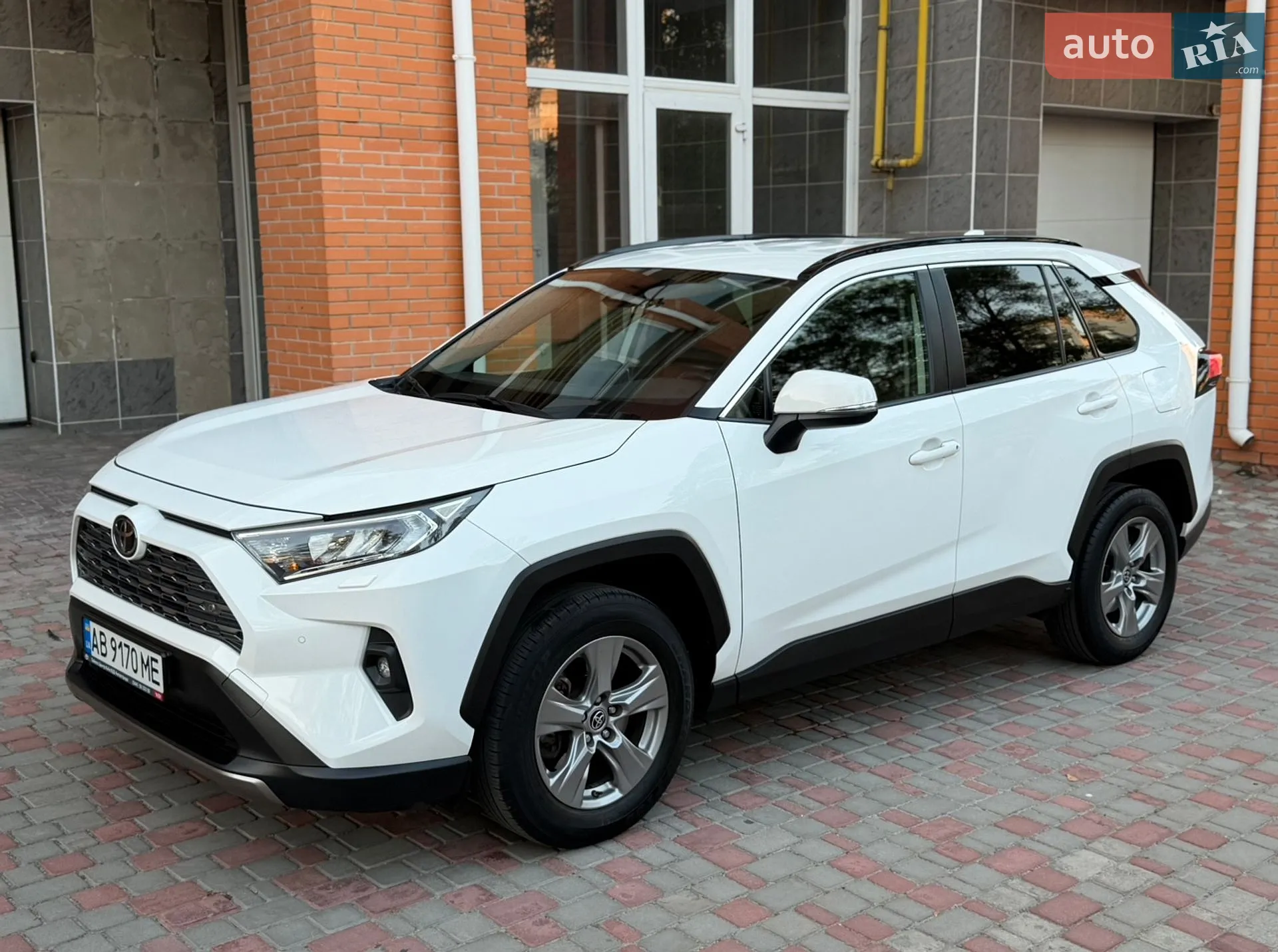 2022 Toyota RAV 4 - фото 1