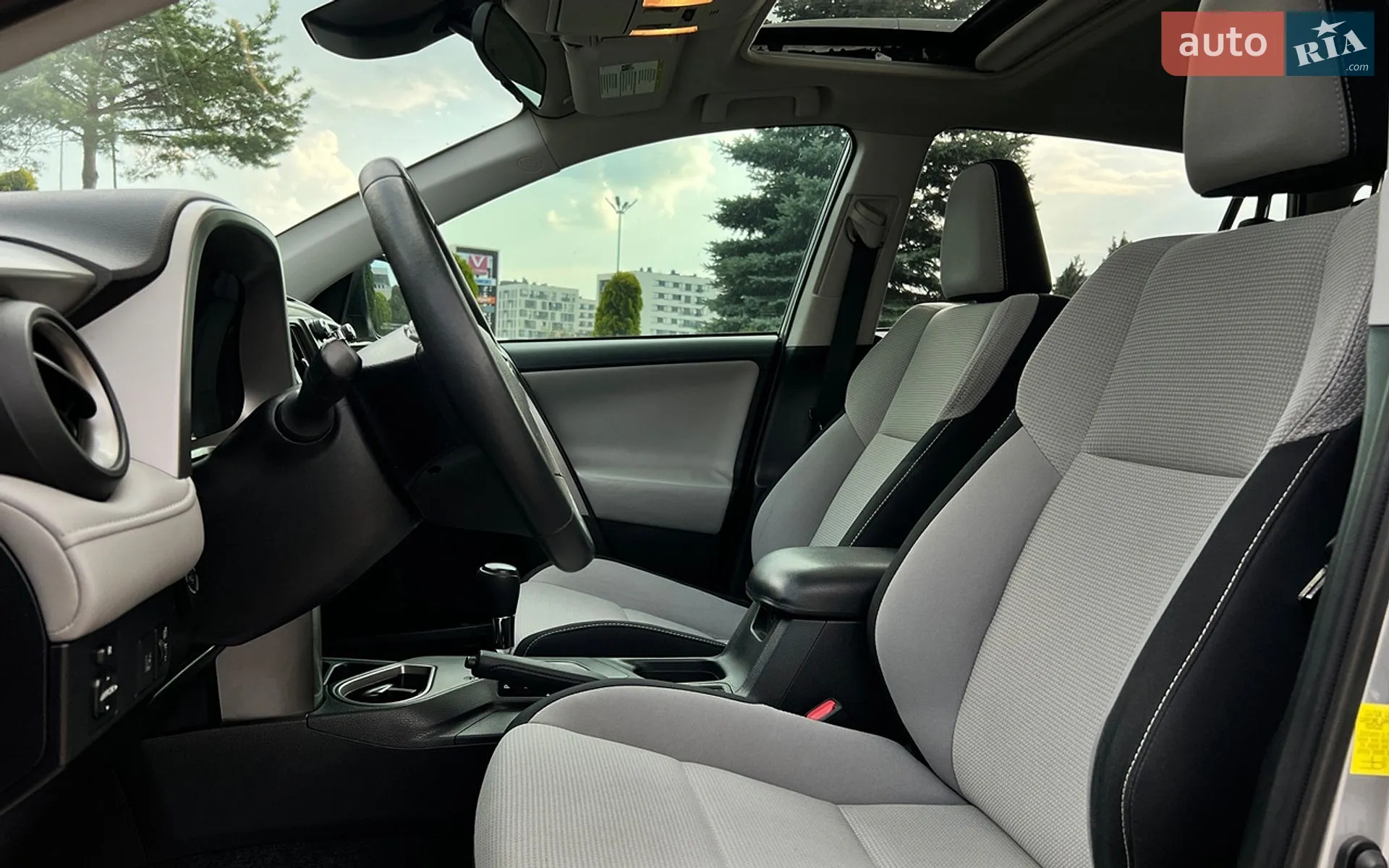 2017 Toyota RAV 4 - мініатюра 9