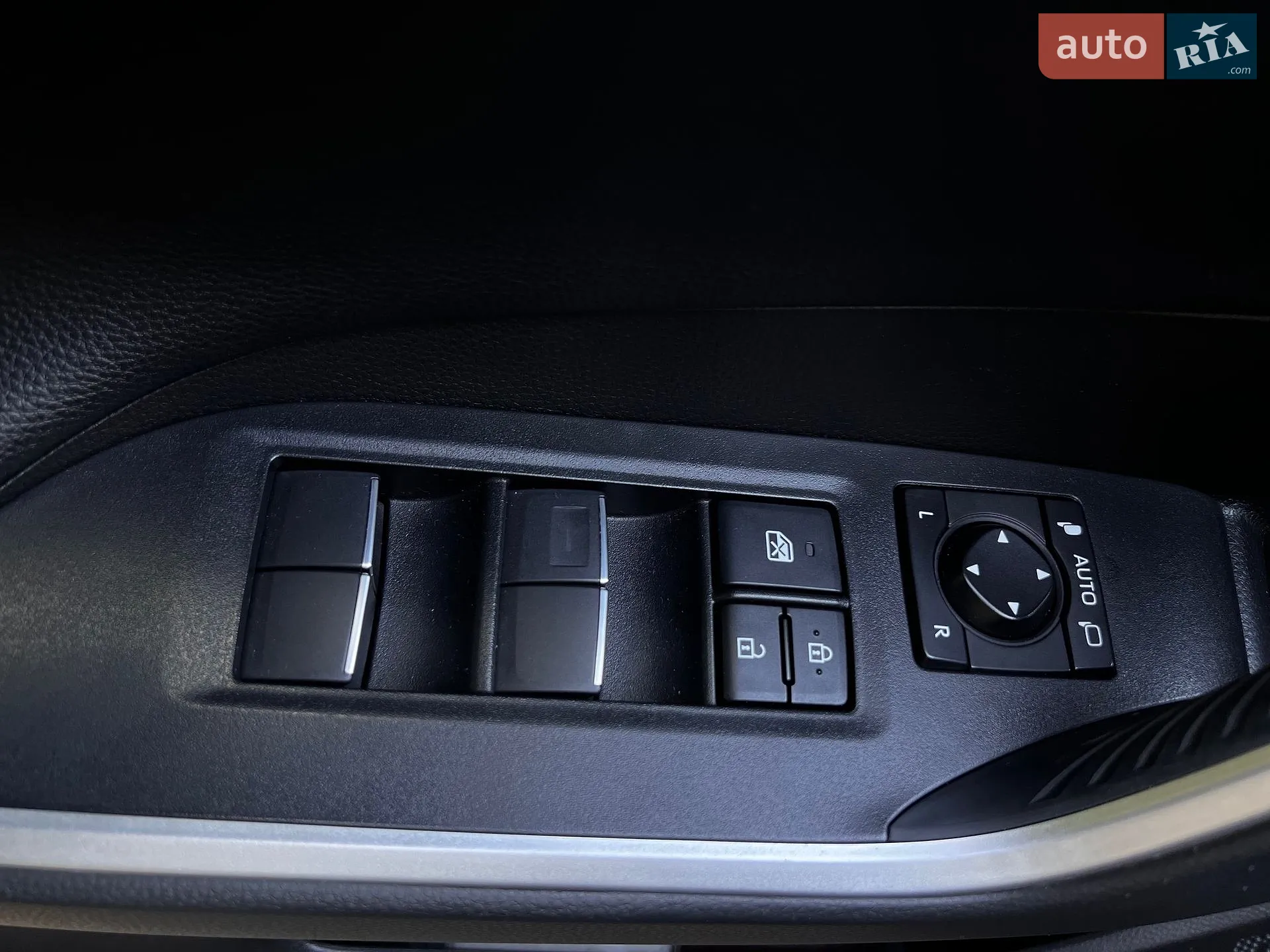 2020 Toyota RAV 4 - мініатюра 29