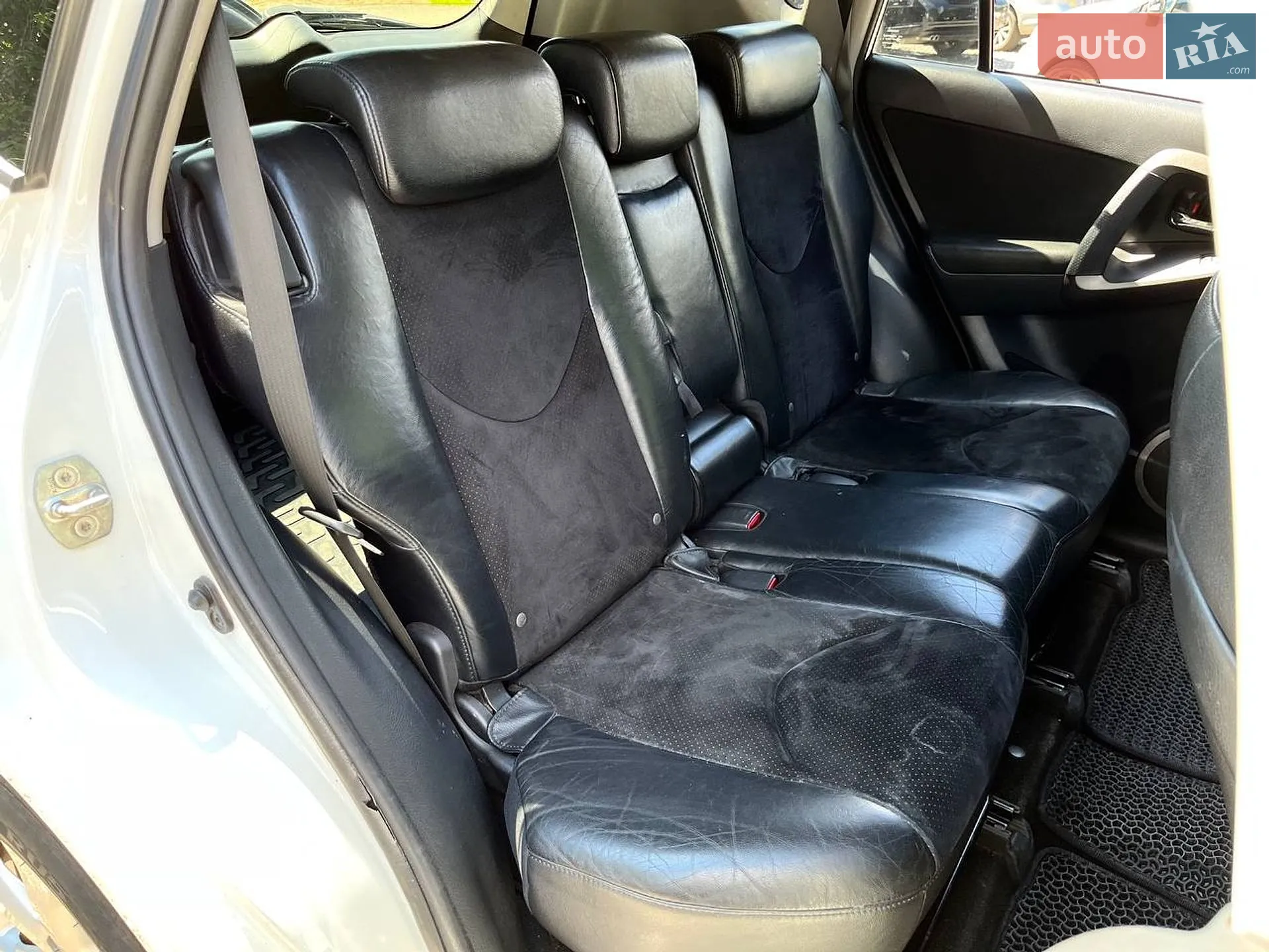 2010 Toyota RAV 4 - мініатюра 13