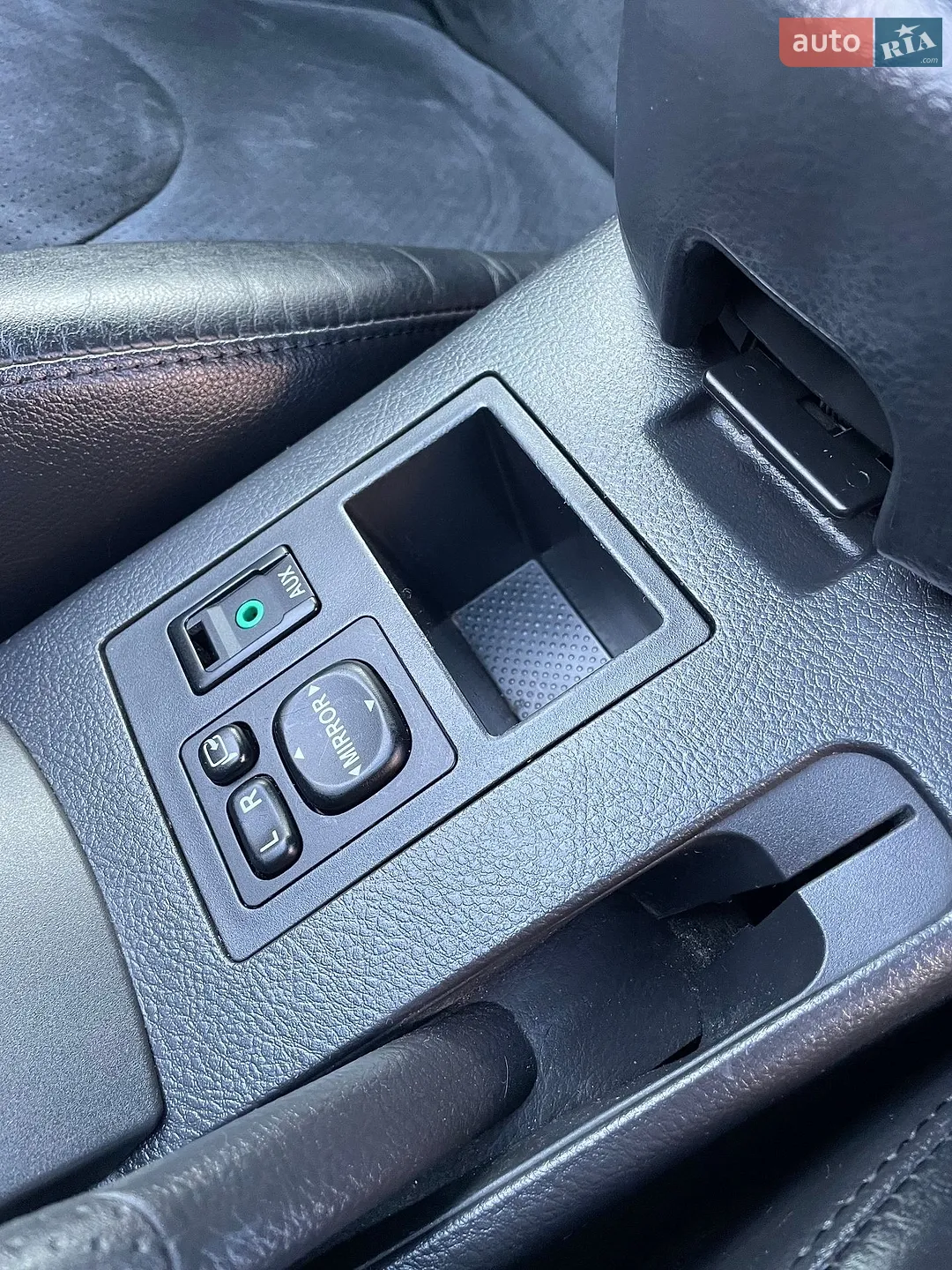 2011 Toyota RAV 4 - мініатюра 93