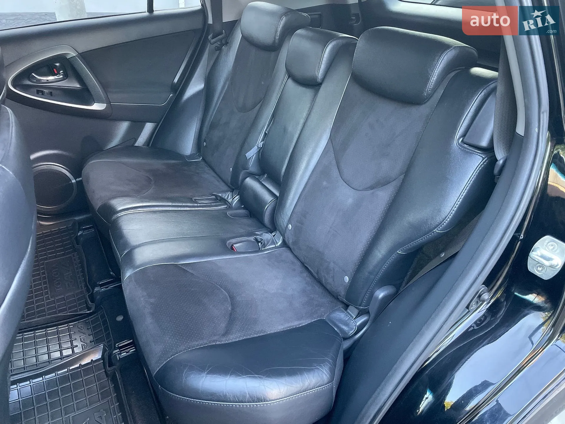 2011 Toyota RAV 4 - мініатюра 152