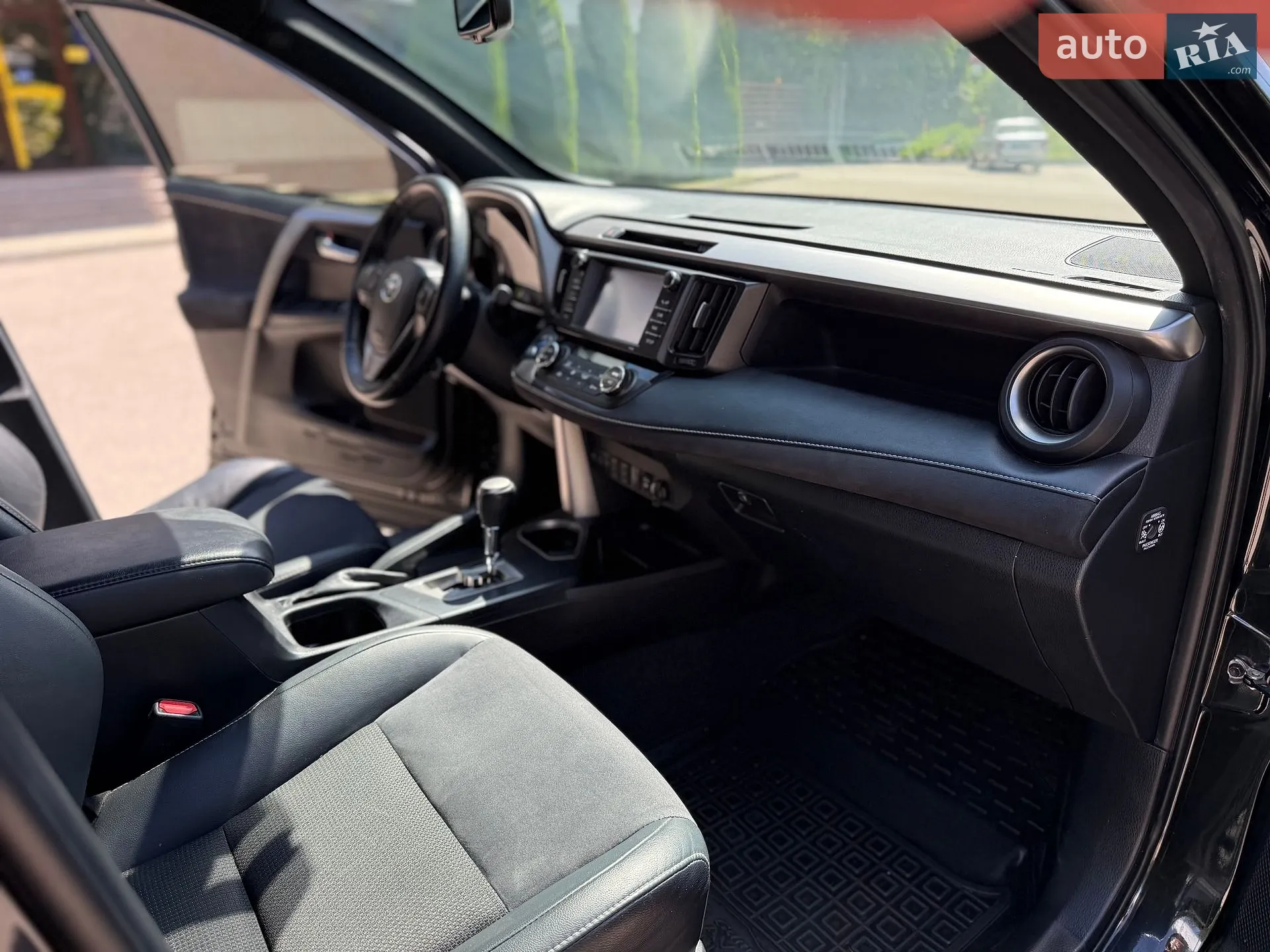 2017 Toyota RAV 4 - мініатюра 28