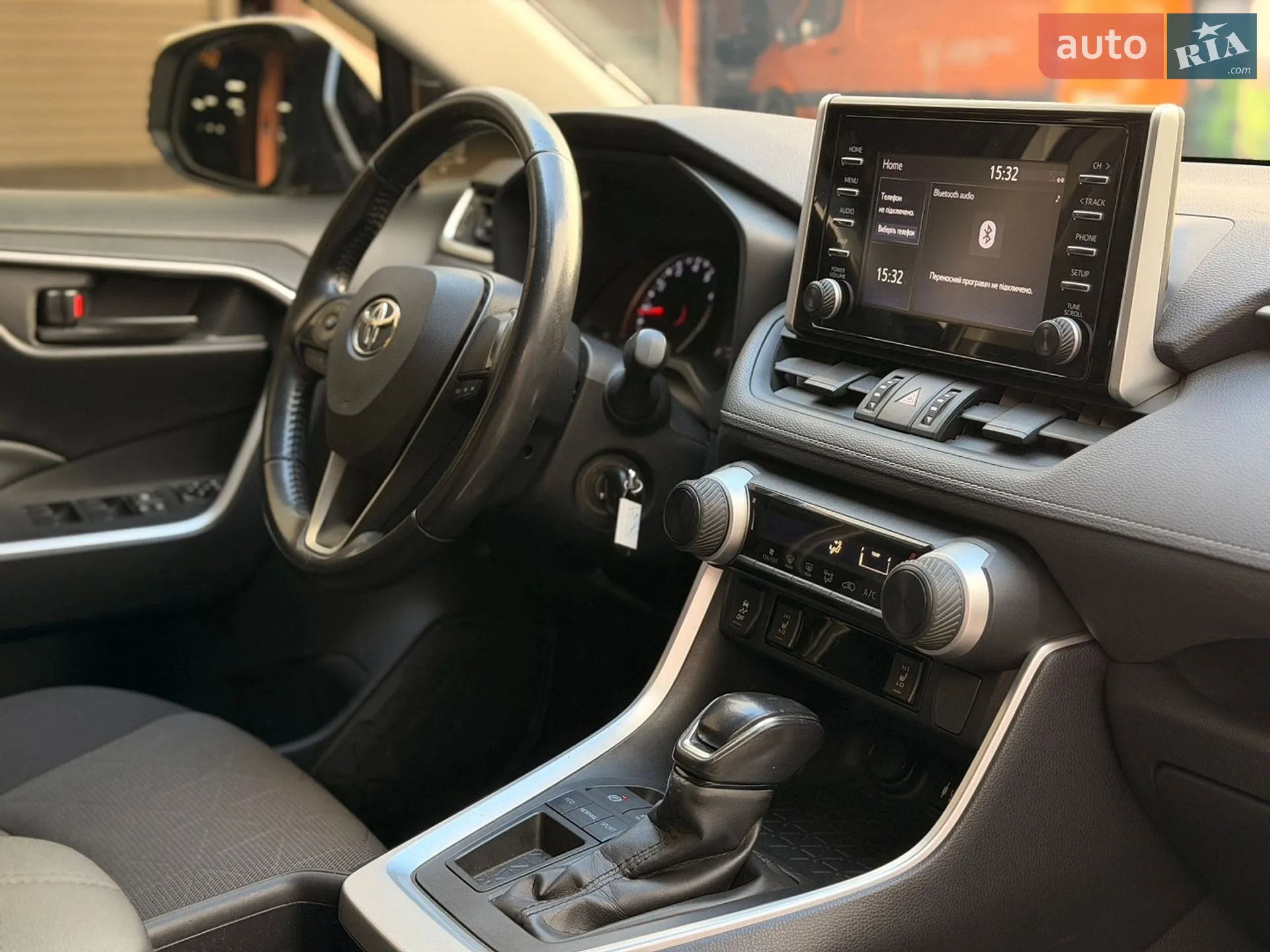 2018 Toyota RAV 4 - мініатюра 12