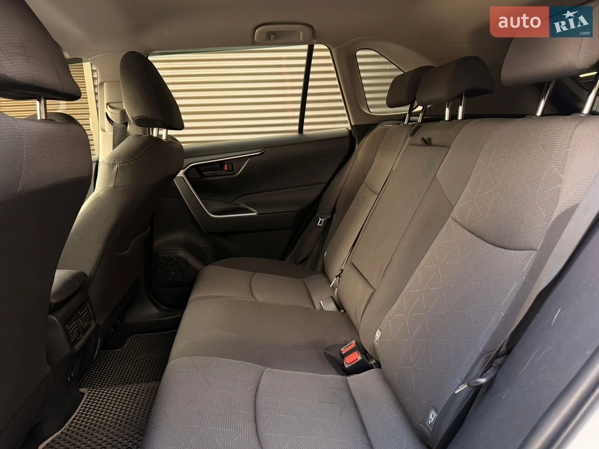 2018 Toyota RAV 4 - мініатюра 18