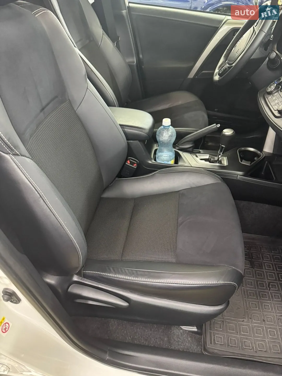 2018 Toyota RAV 4 - мініатюра 17