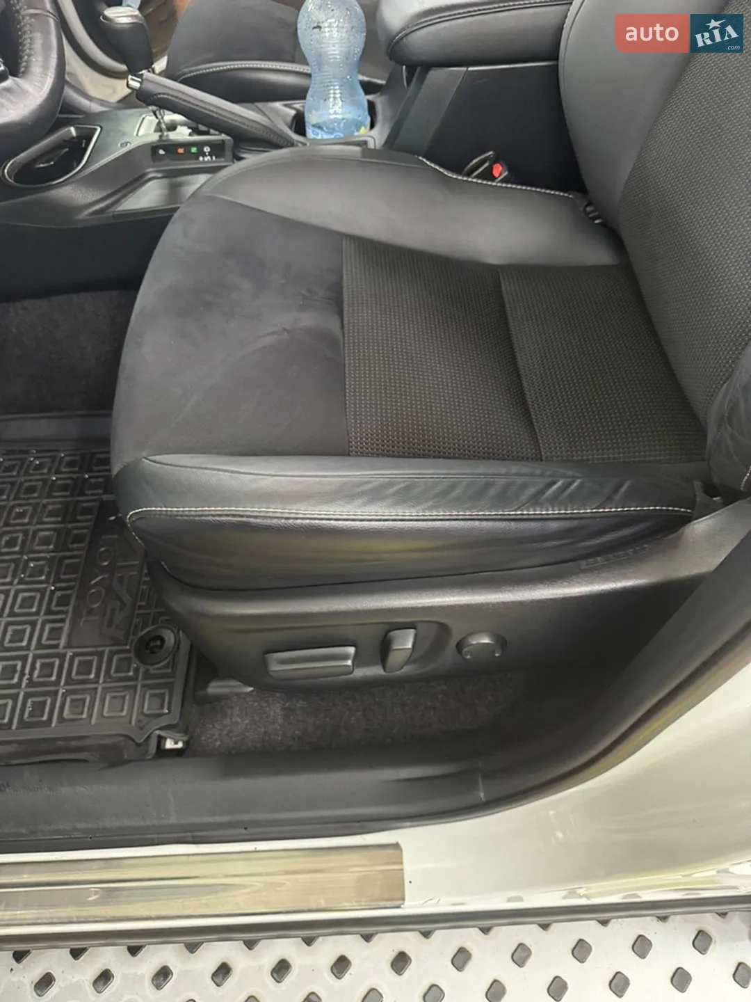 2018 Toyota RAV 4 - мініатюра 21